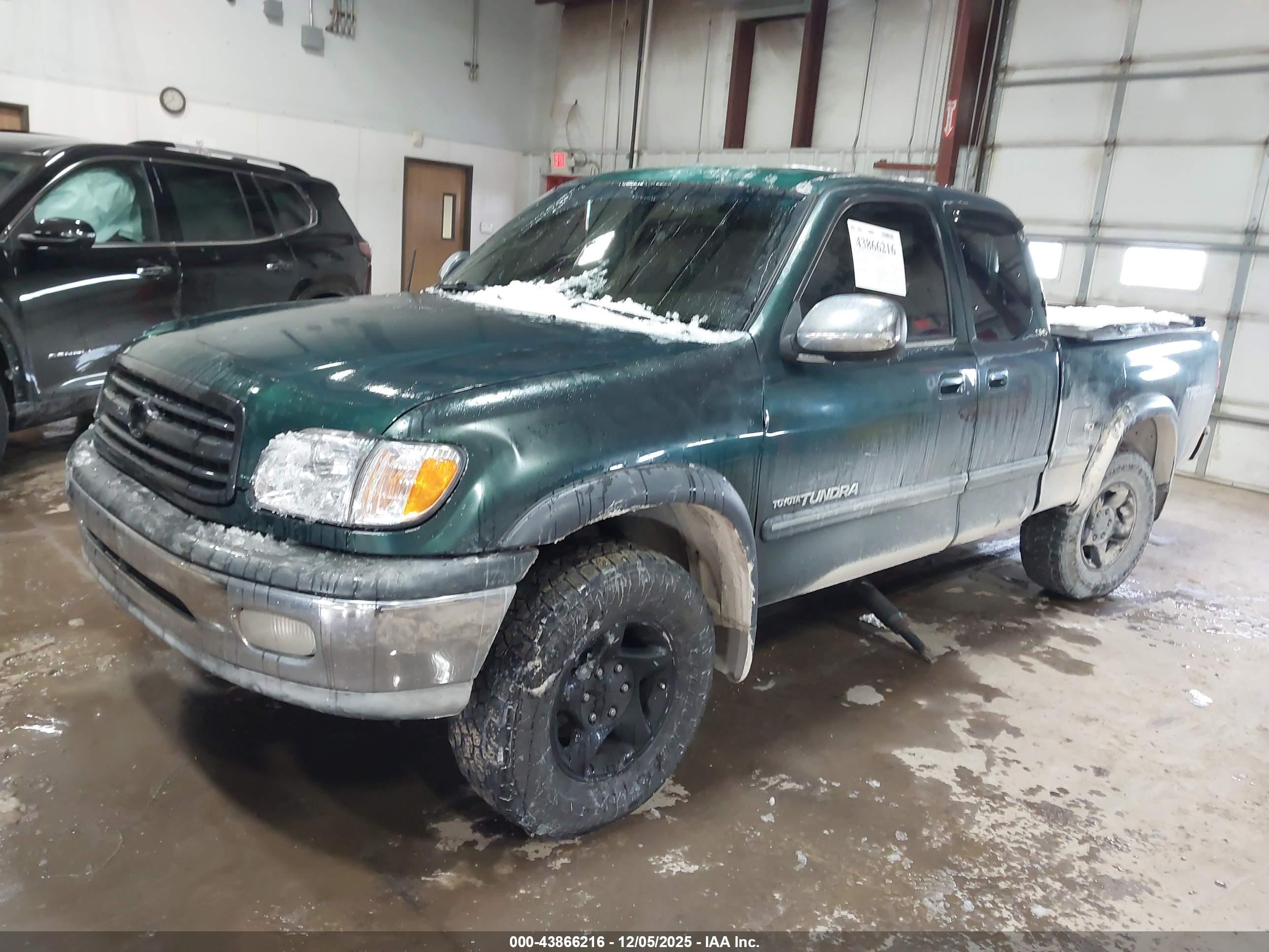 TOYOTA TUNDRA image 2