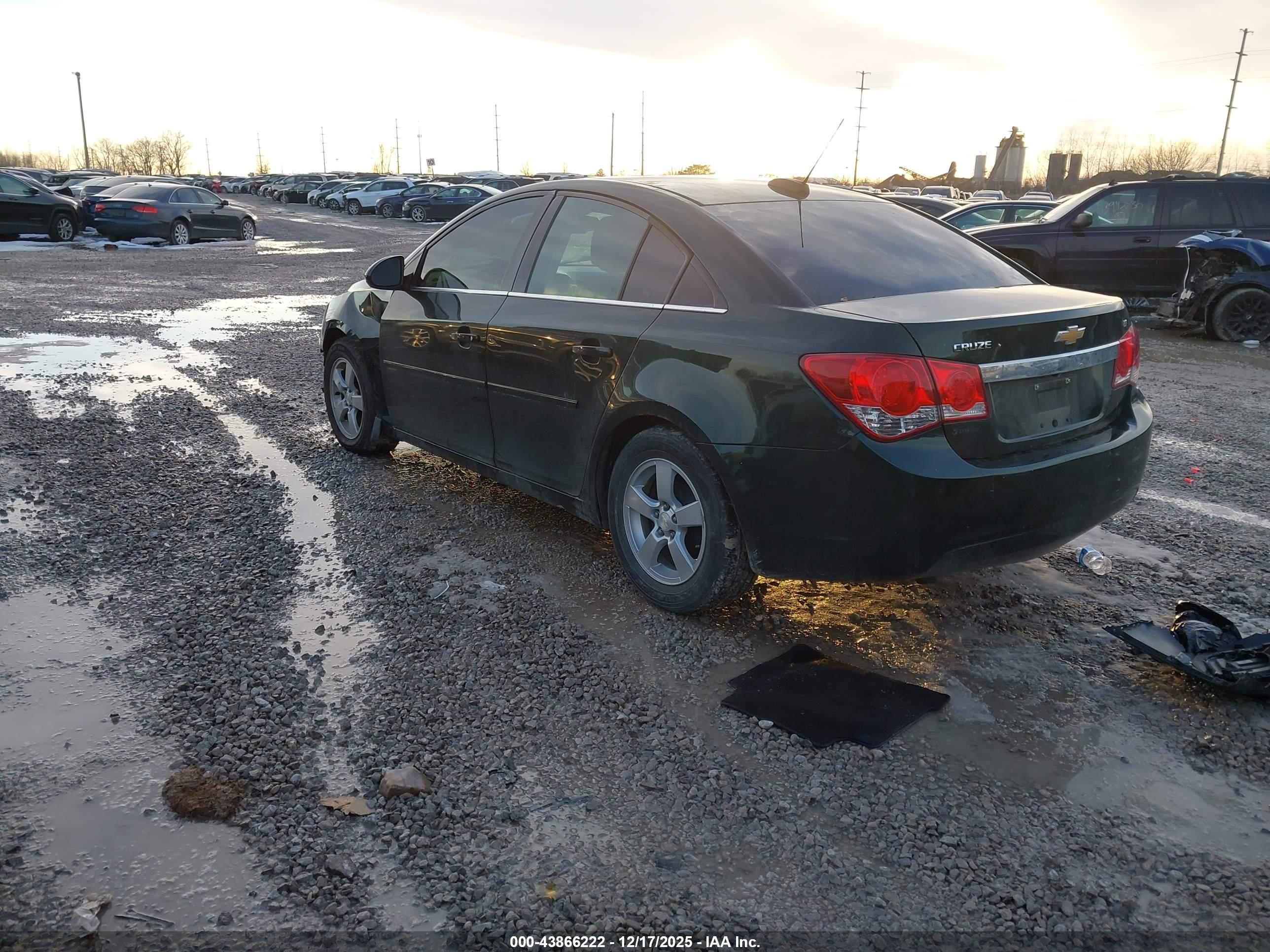 CHEVROLET CRUZE image 3
