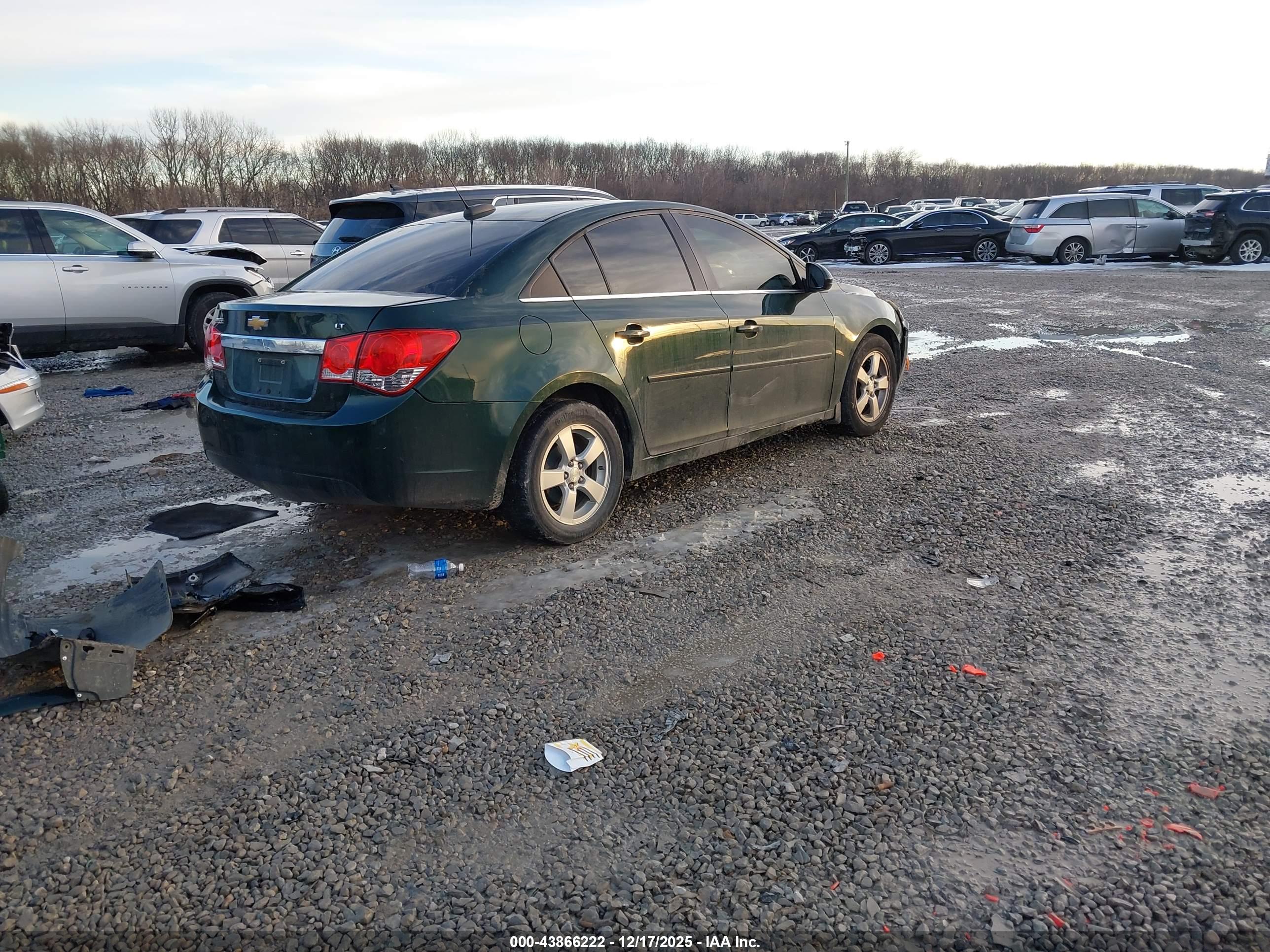CHEVROLET CRUZE image 4