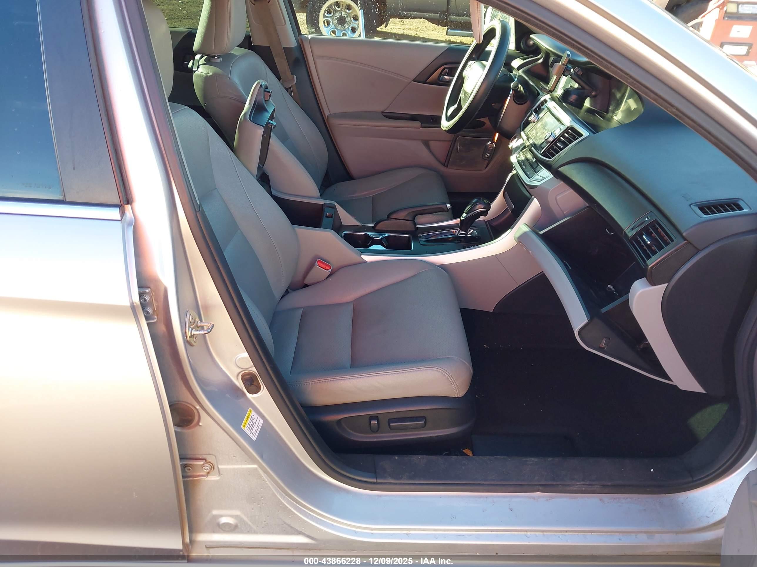HONDA ACCORD image 5