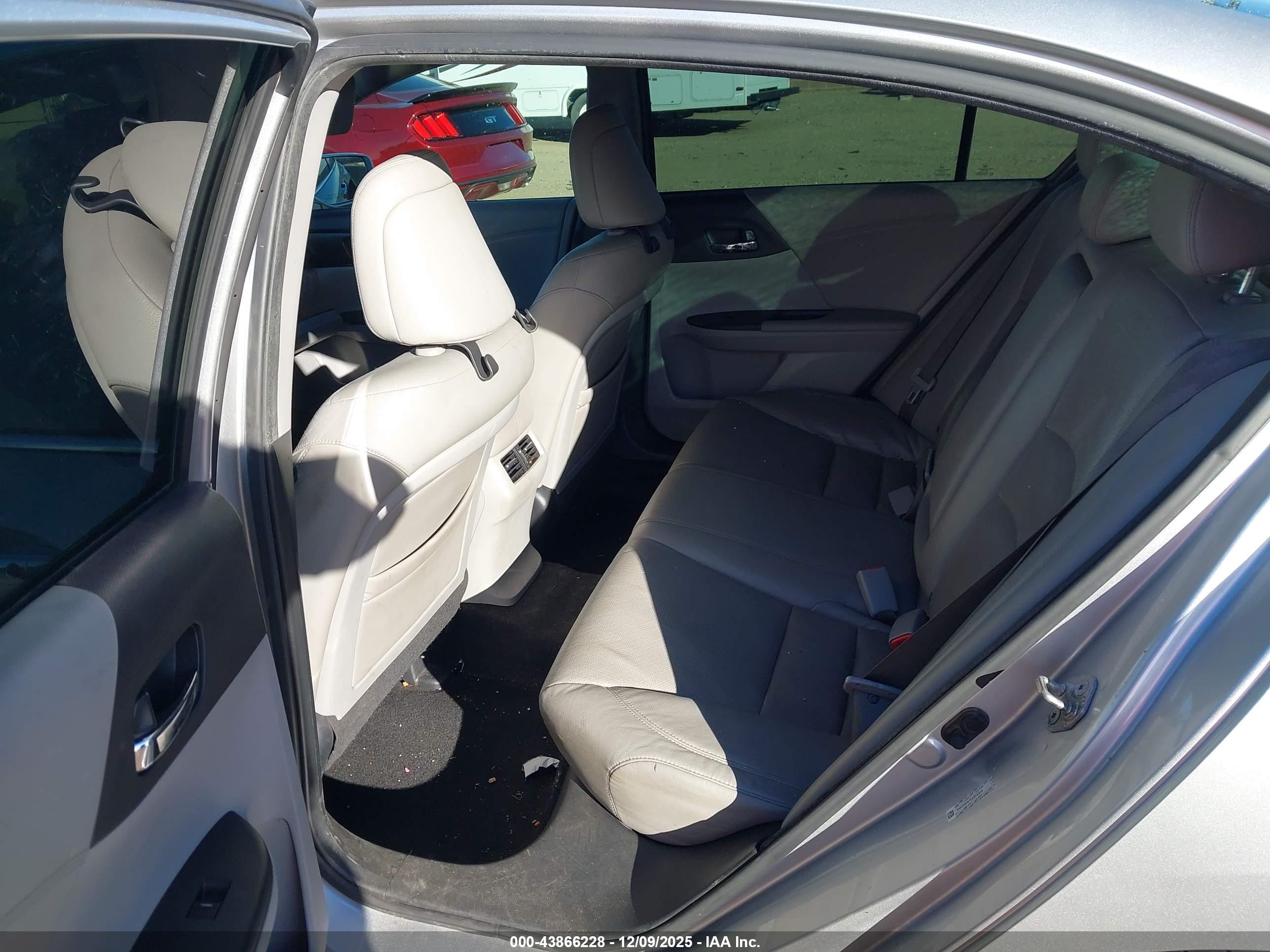 HONDA ACCORD image 8