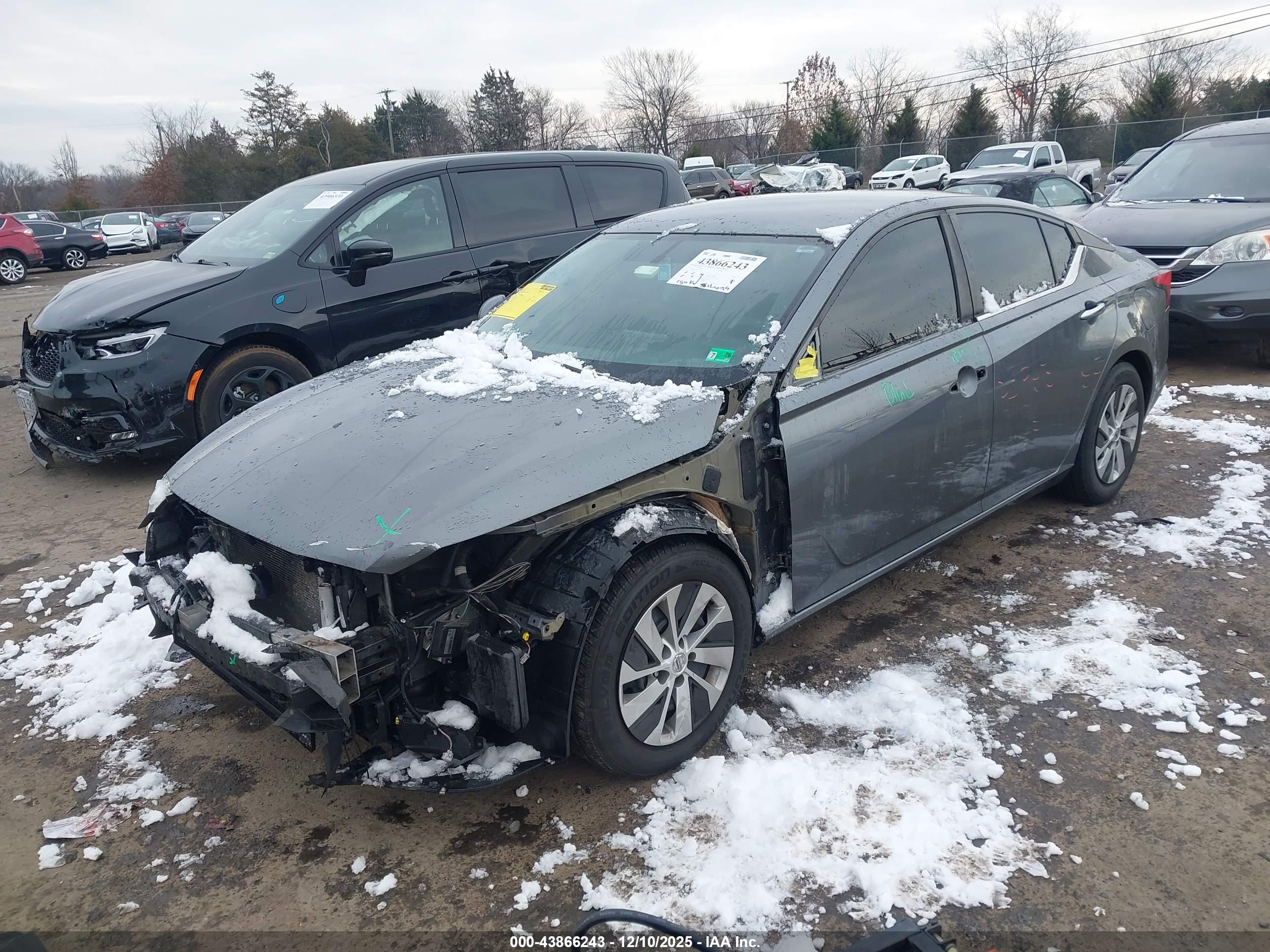 NISSAN ALTIMA image 2