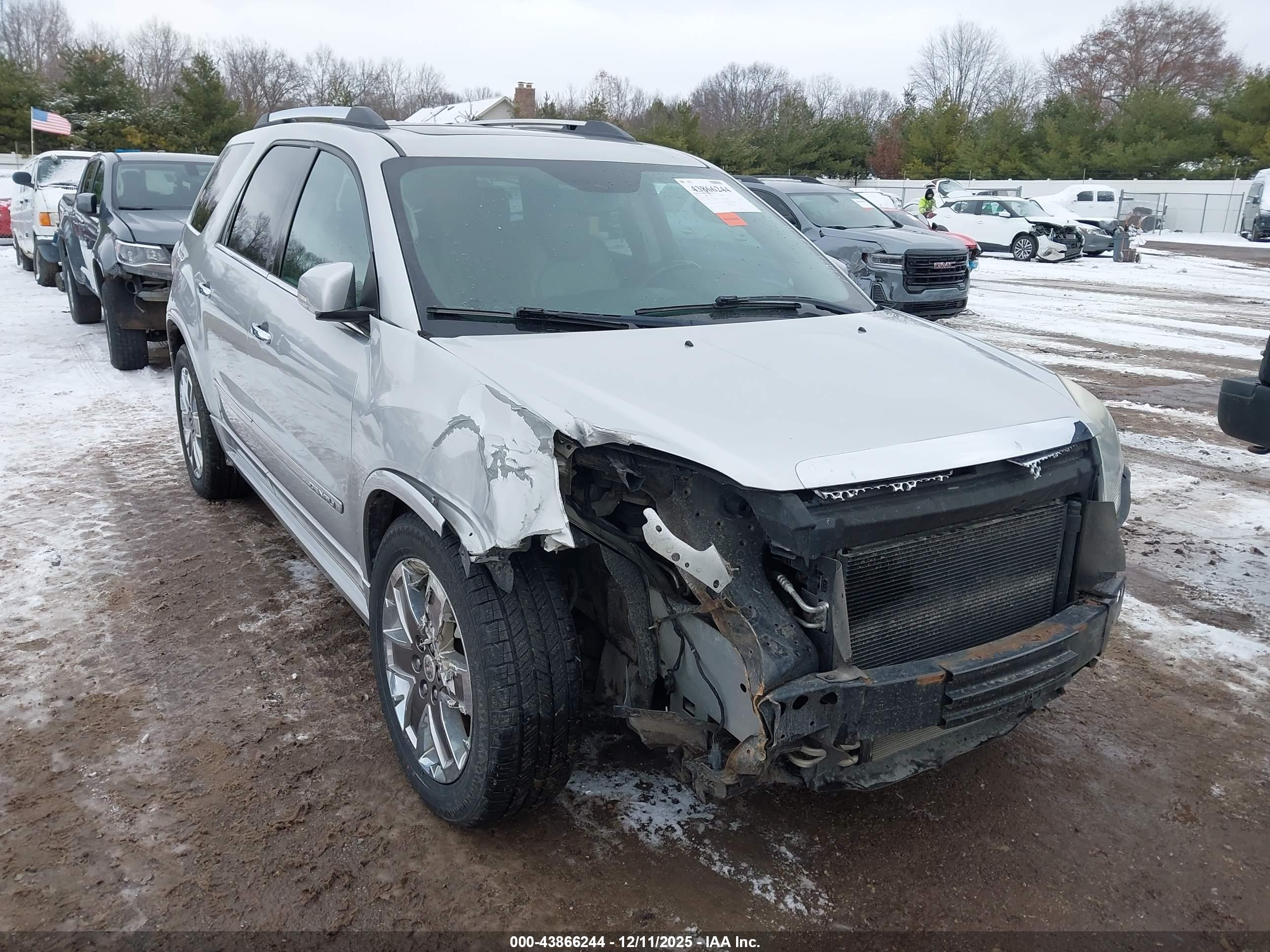 GMC ACADIA image 6