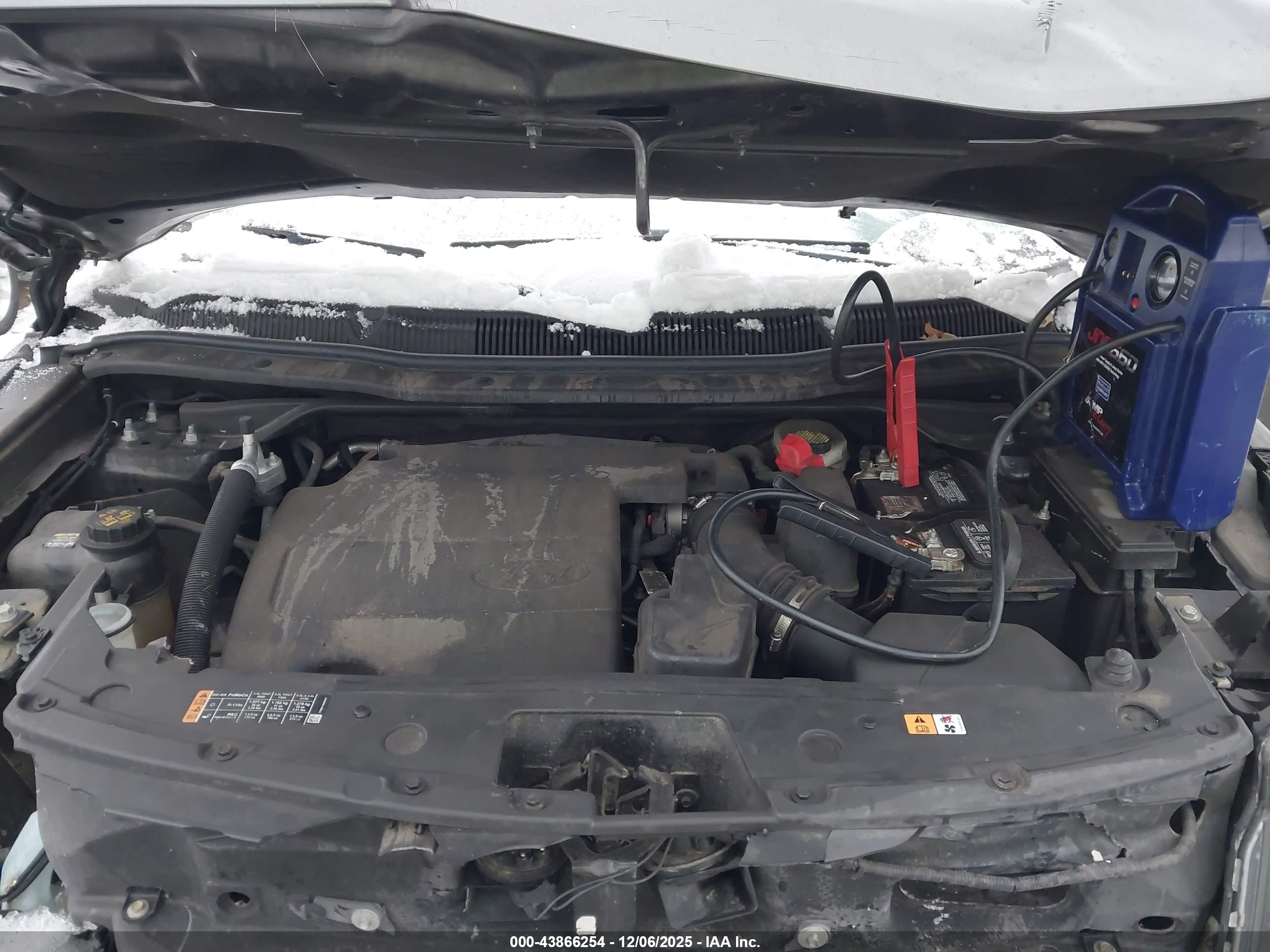 FORD EXPLORER image 10