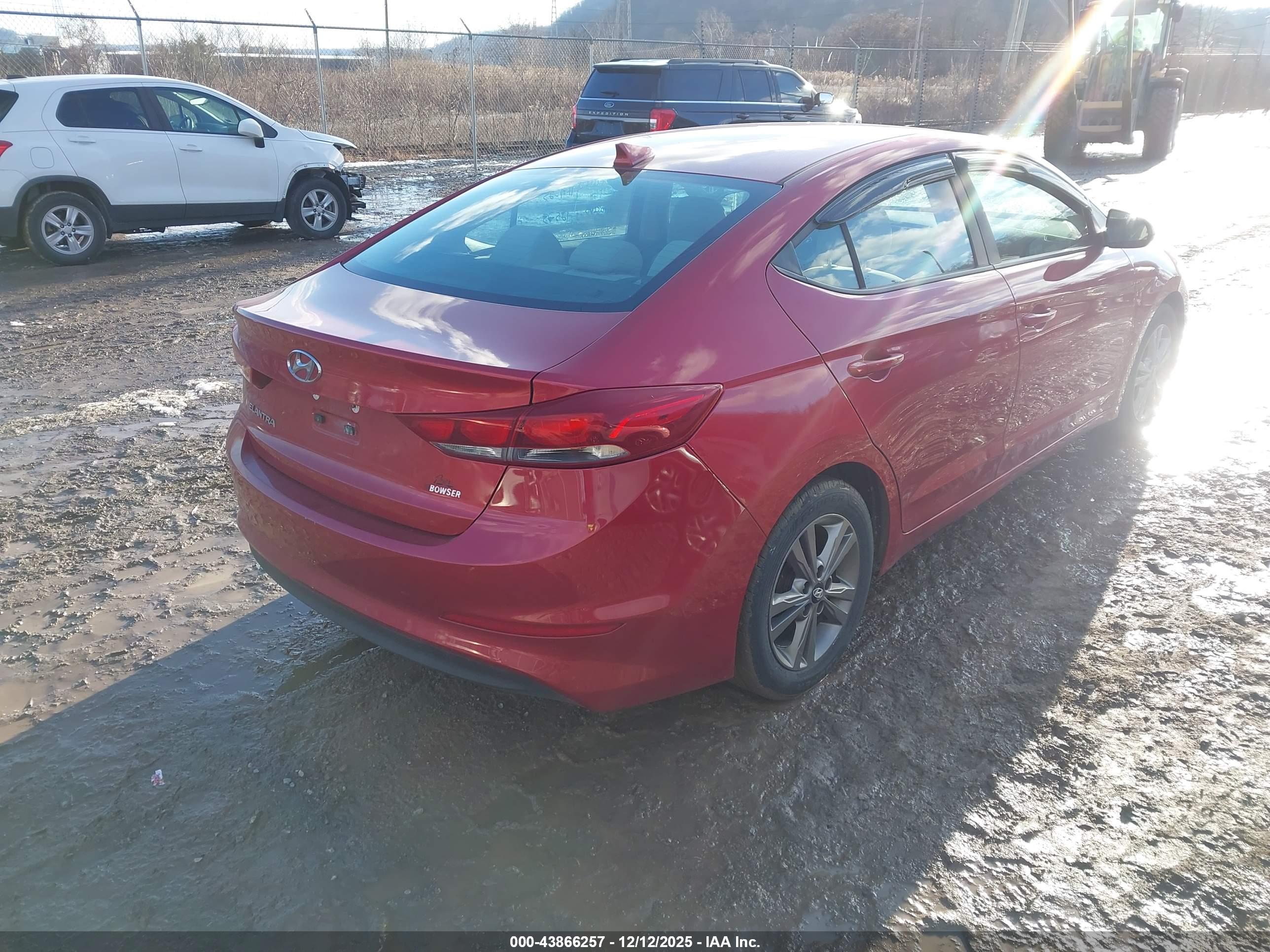 HYUNDAI ELANTRA image 4