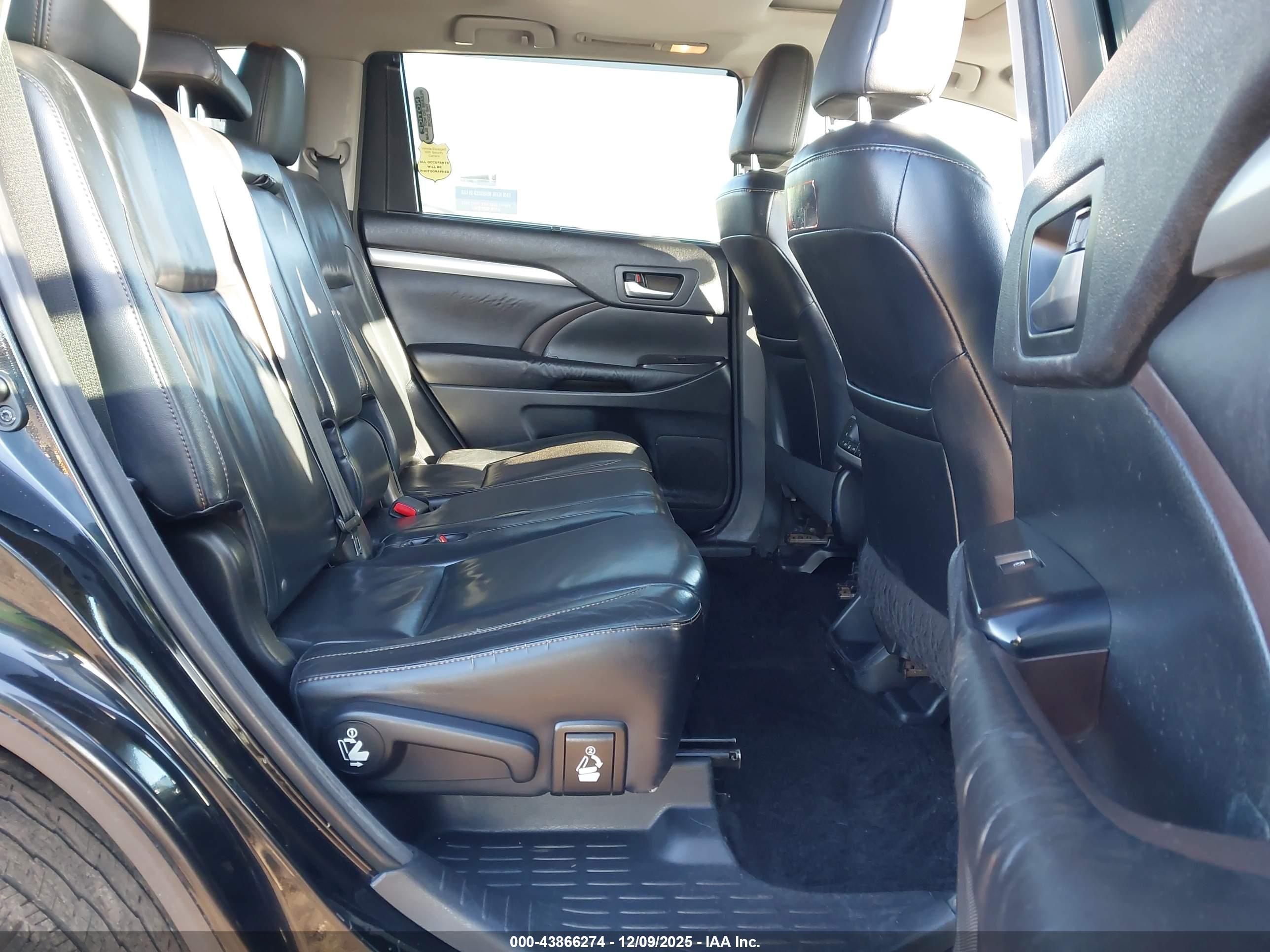 TOYOTA HIGHLANDER image 8