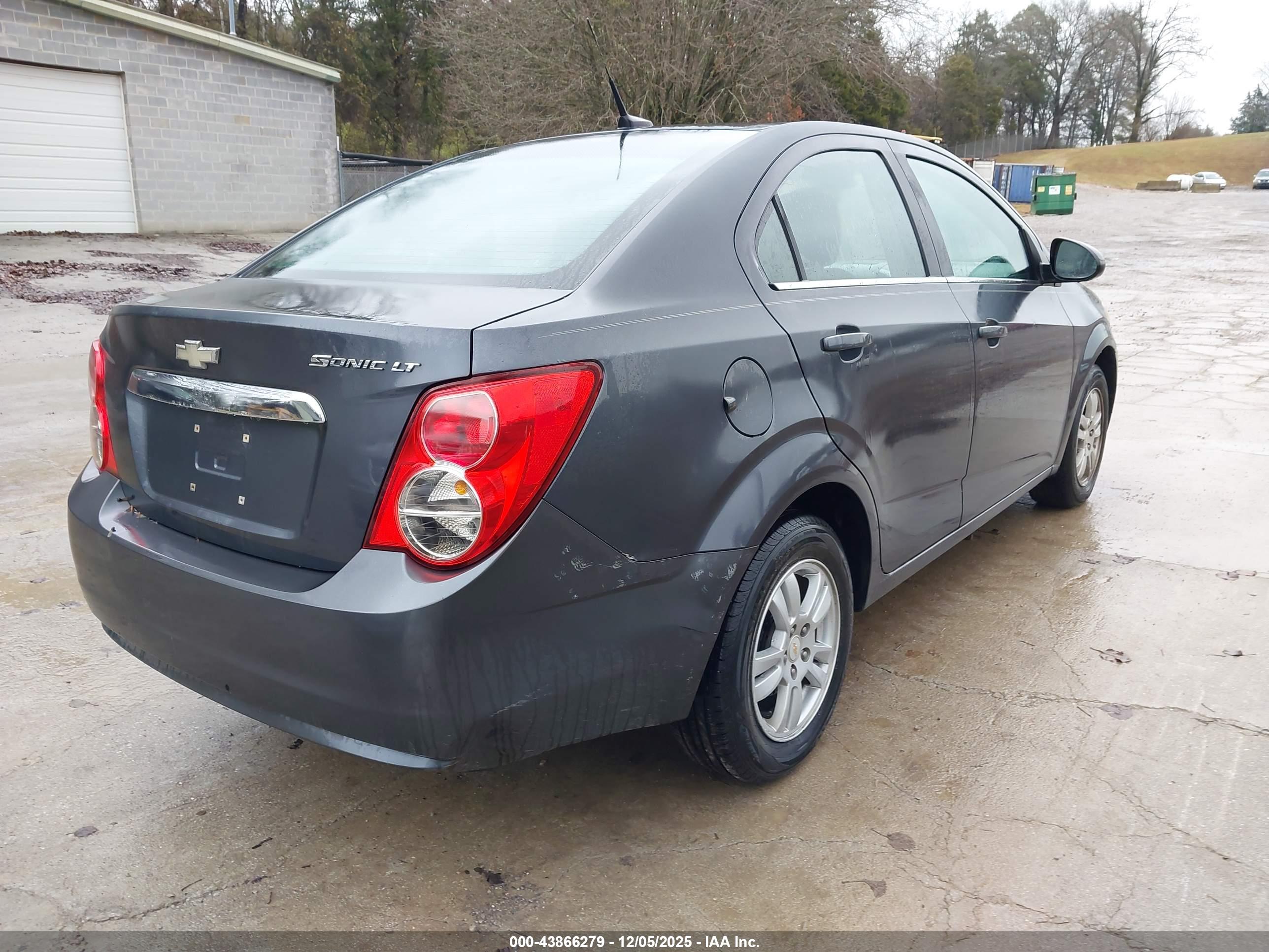 CHEVROLET SONIC image 4