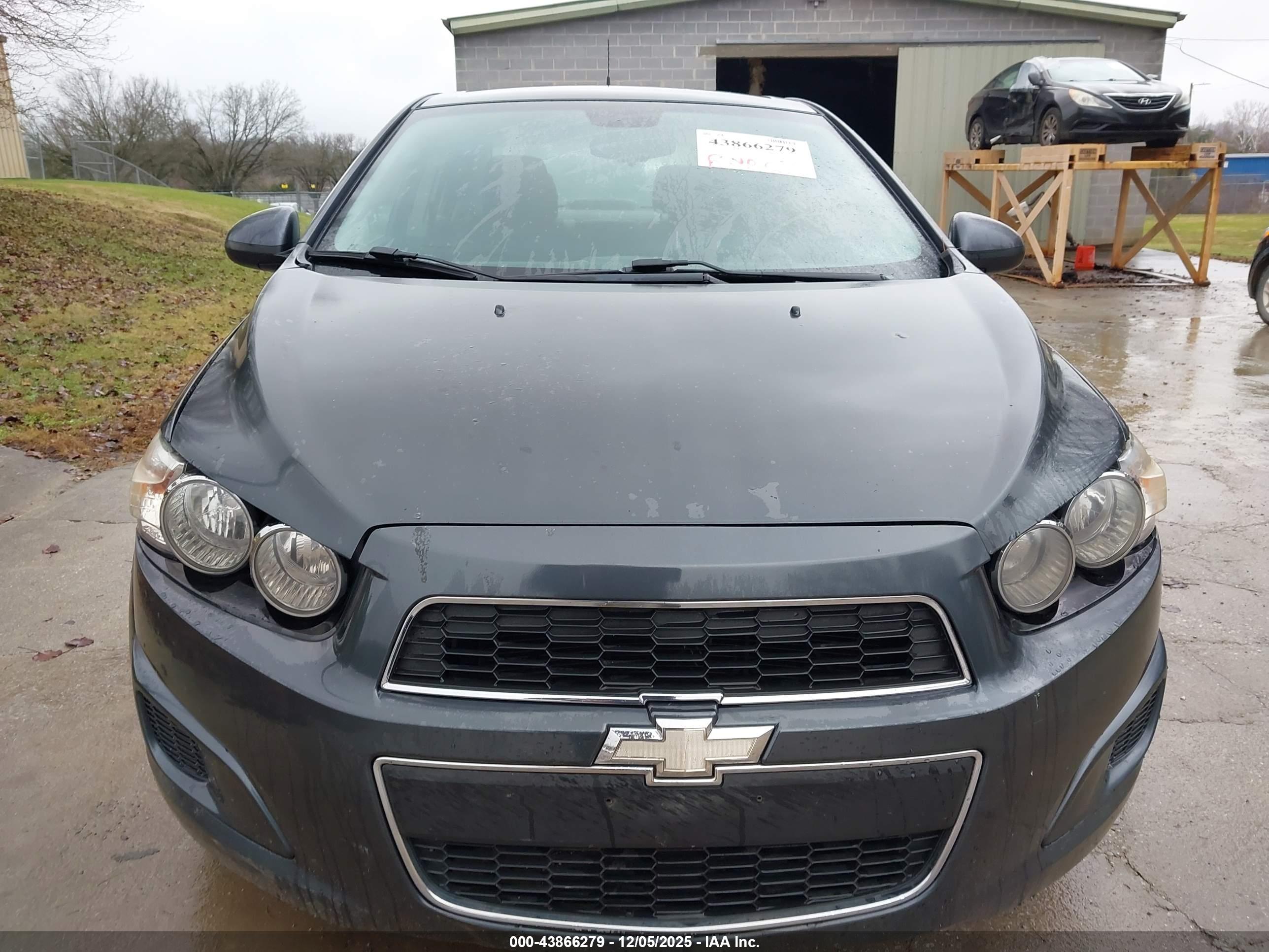 CHEVROLET SONIC image 6