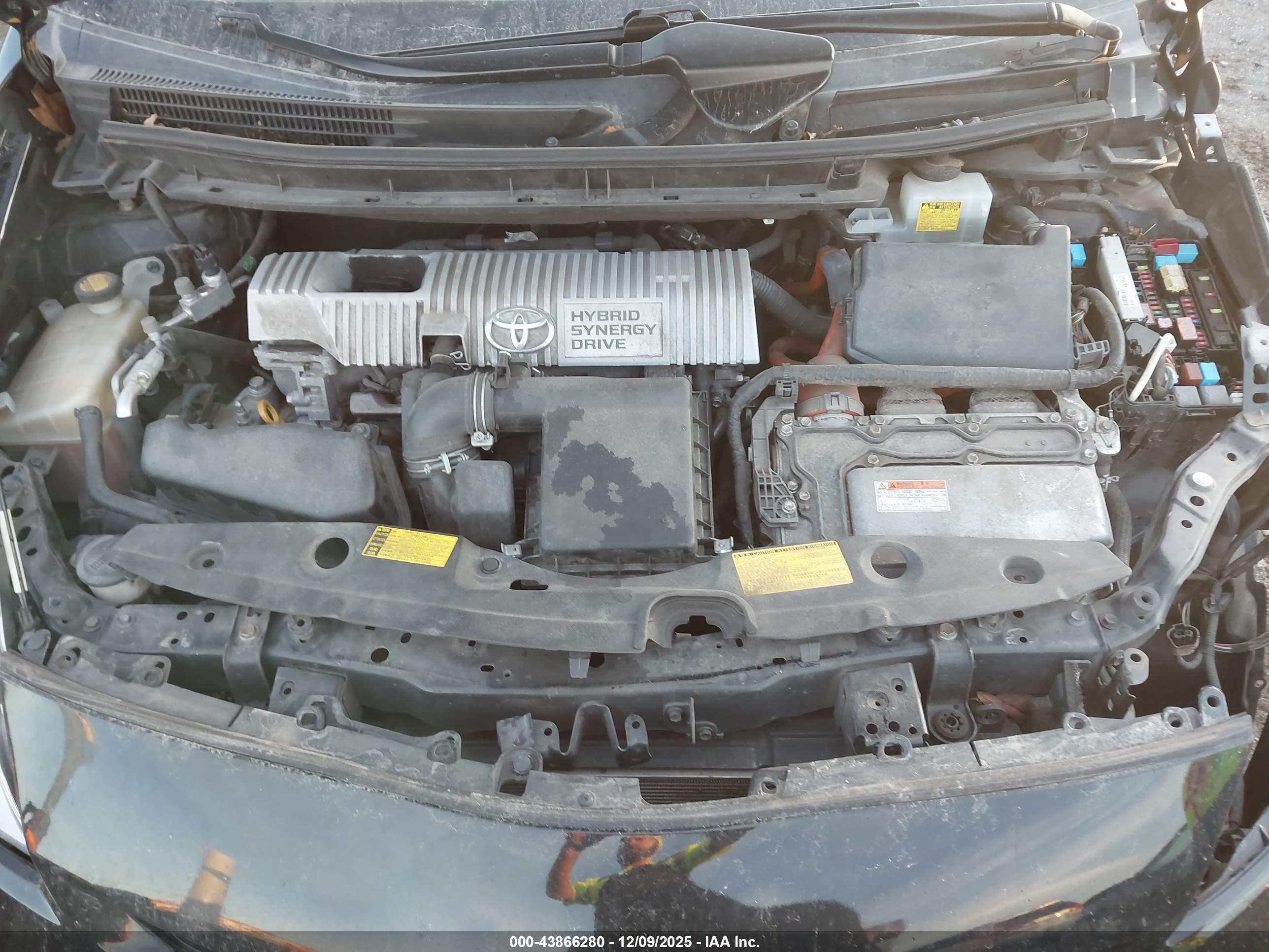 TOYOTA PRIUS image 10