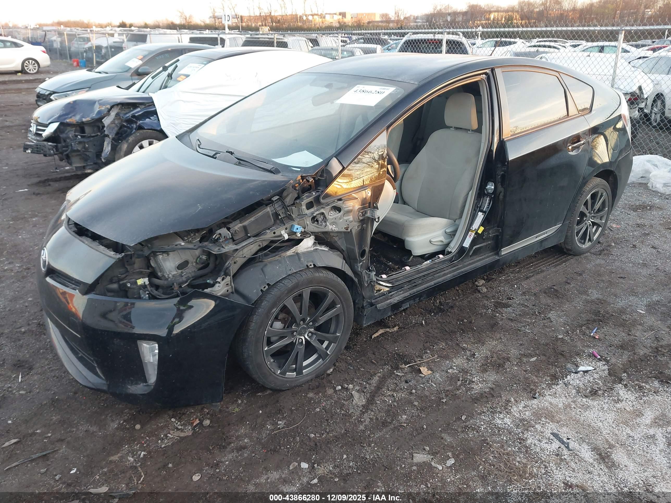 TOYOTA PRIUS image 2