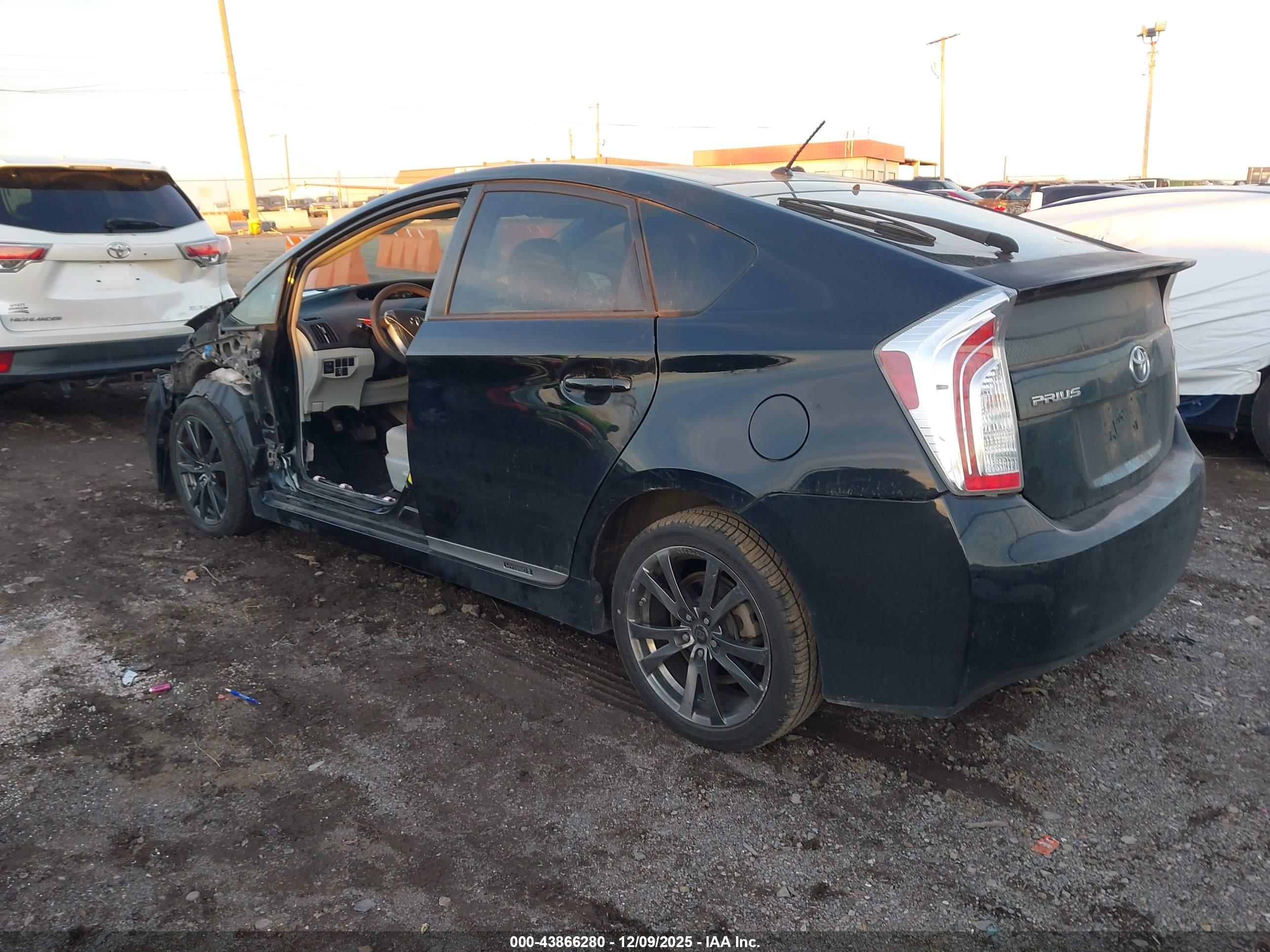 TOYOTA PRIUS image 3