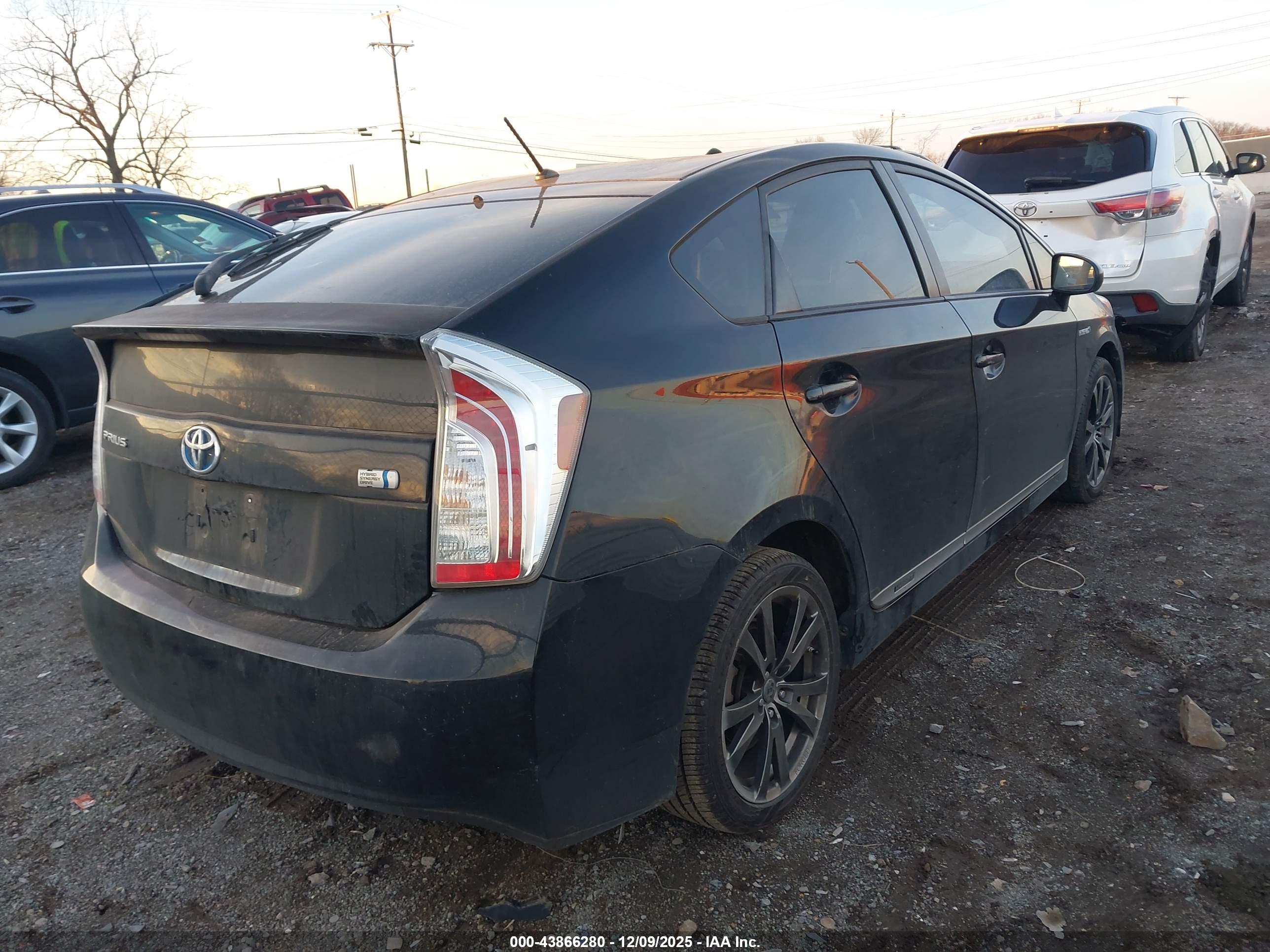 TOYOTA PRIUS image 4