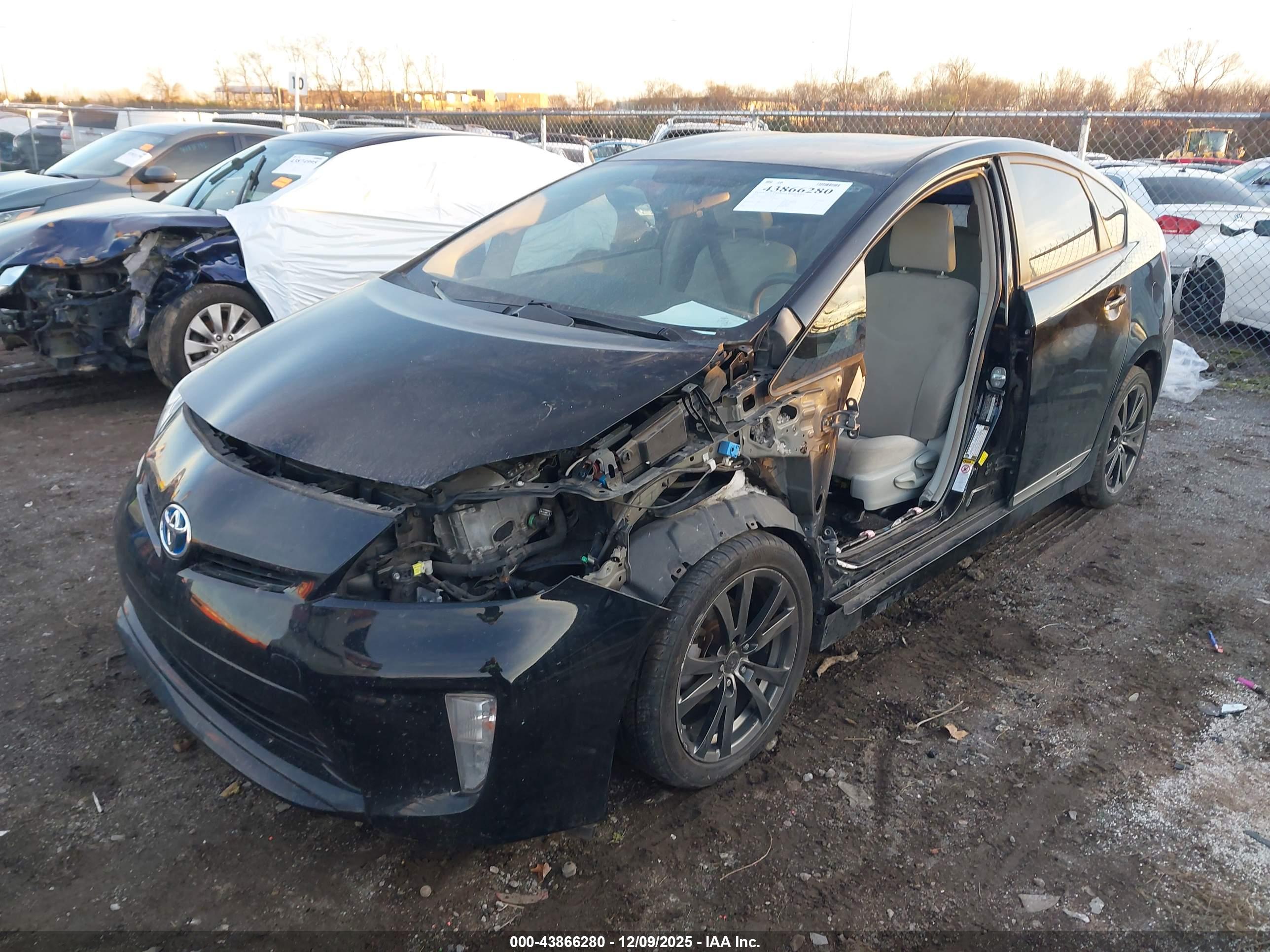 TOYOTA PRIUS image 6