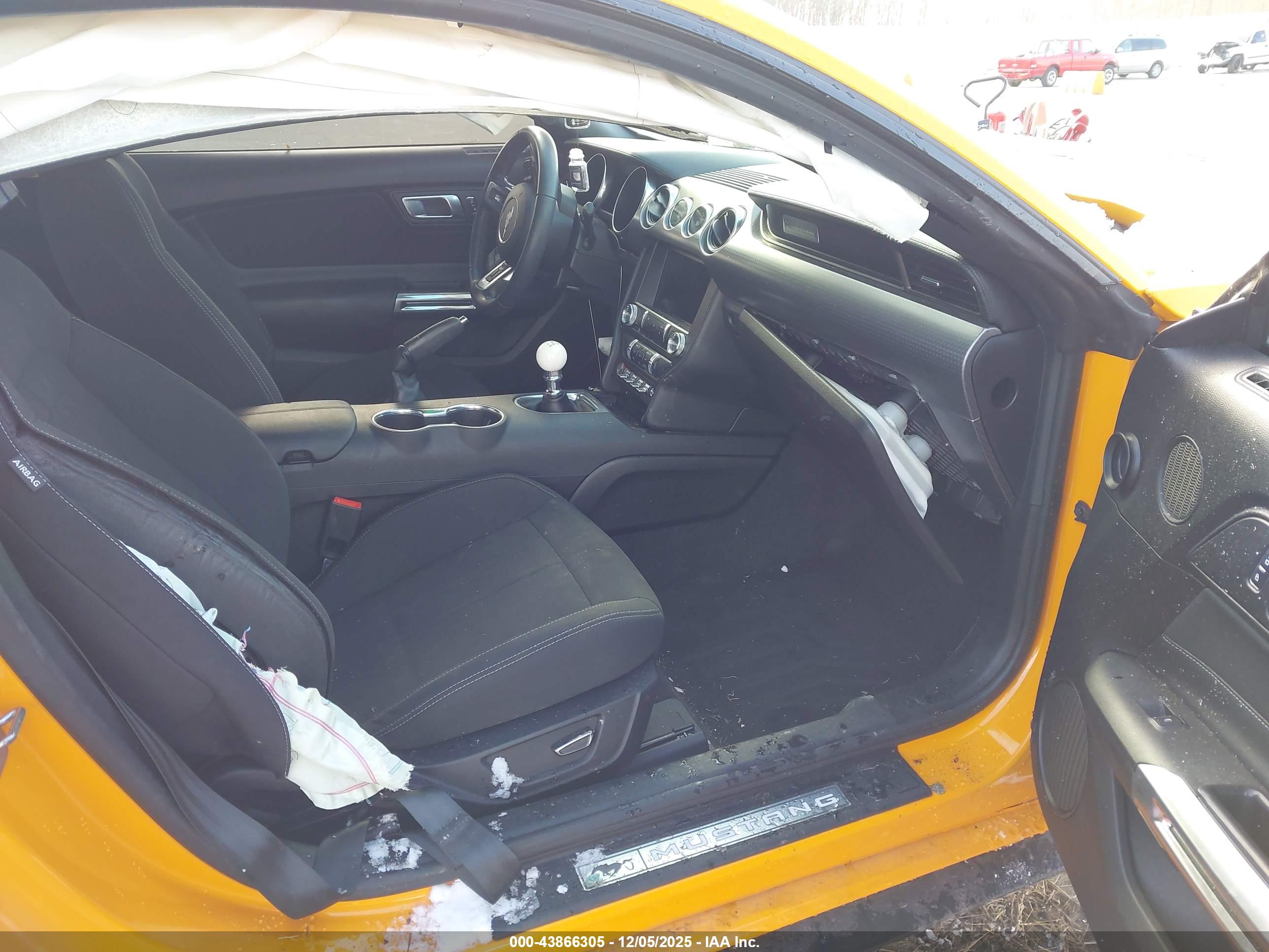 FORD MUSTANG image 5