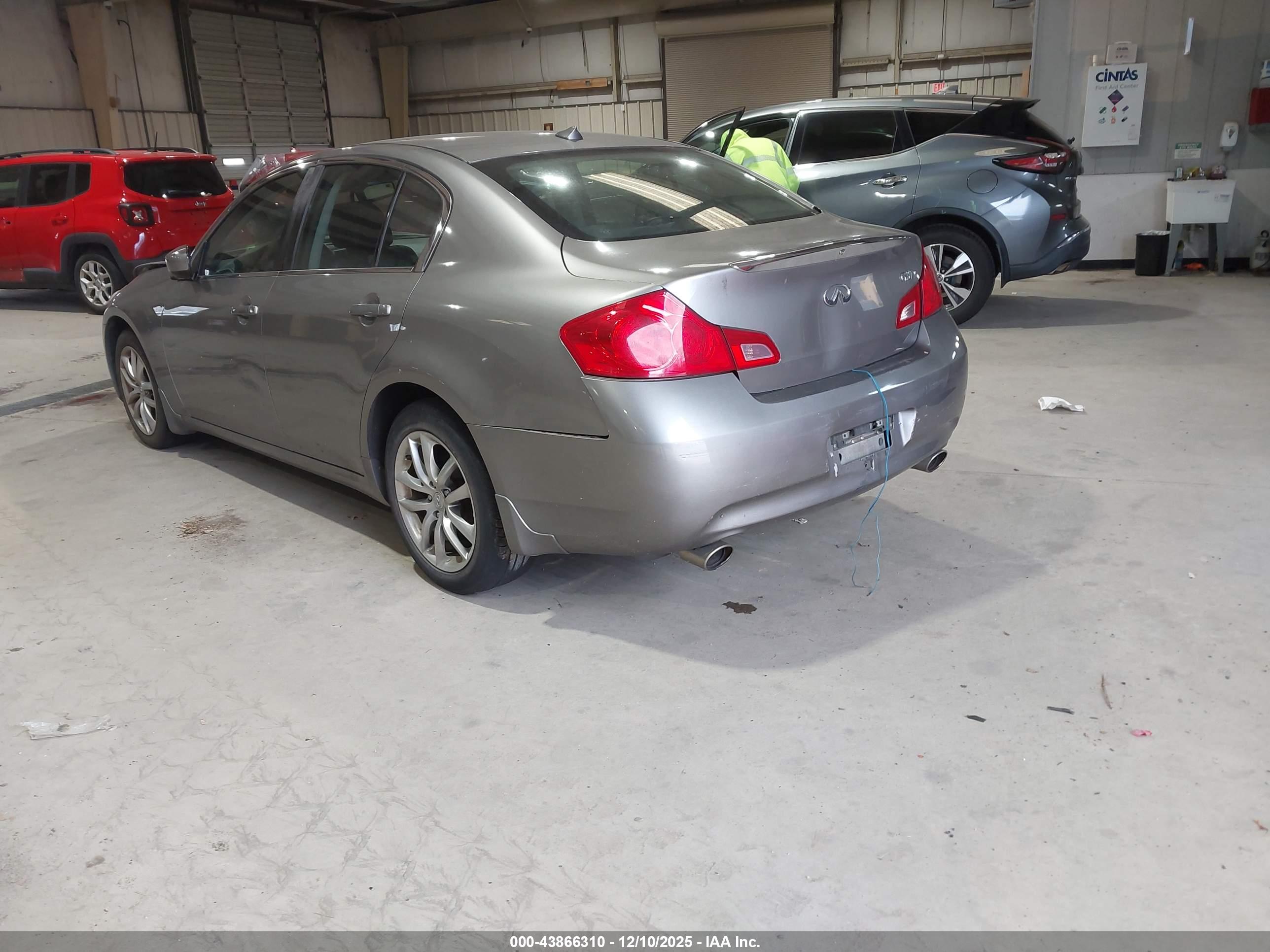 INFINITI G37X image 3