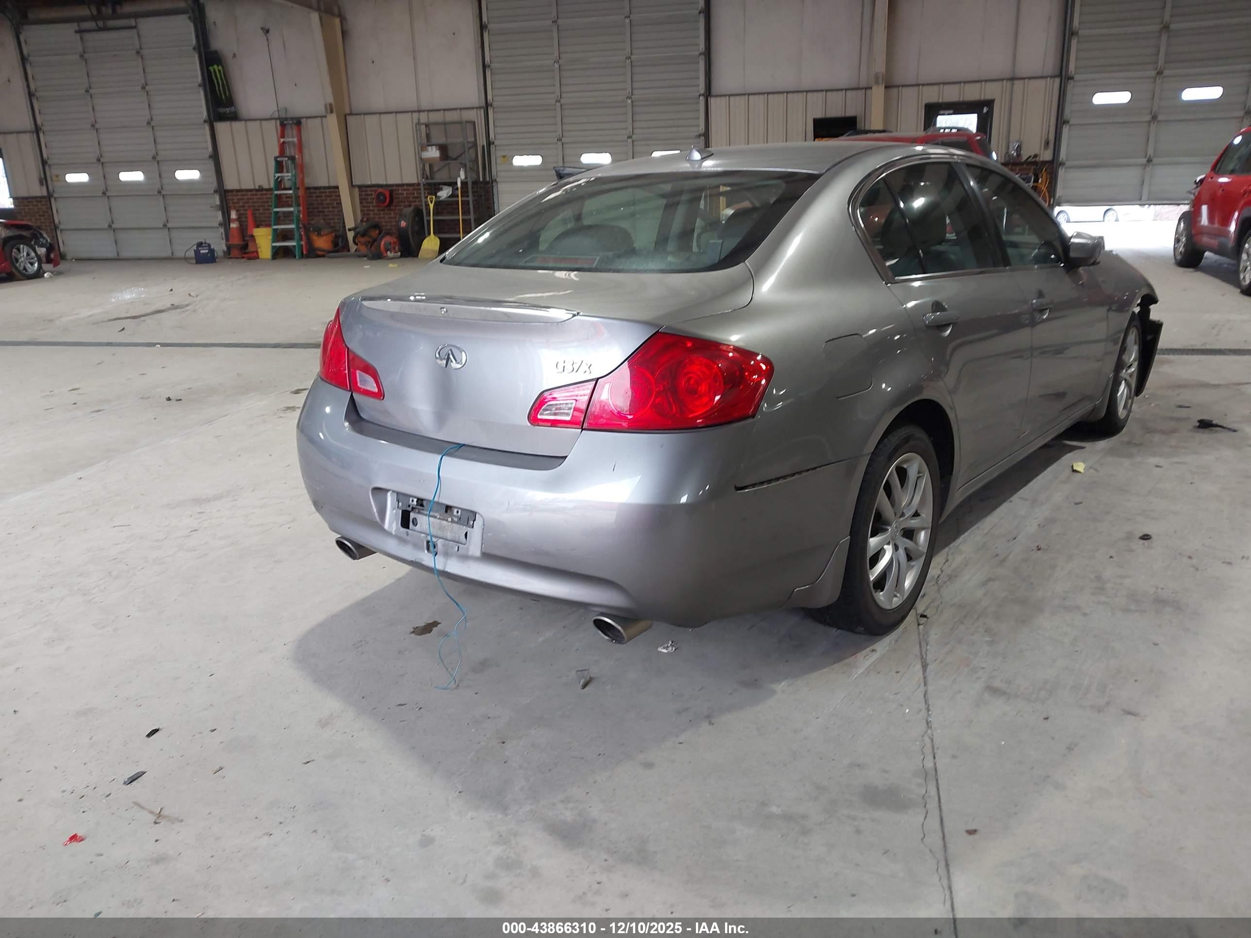 INFINITI G37X image 4