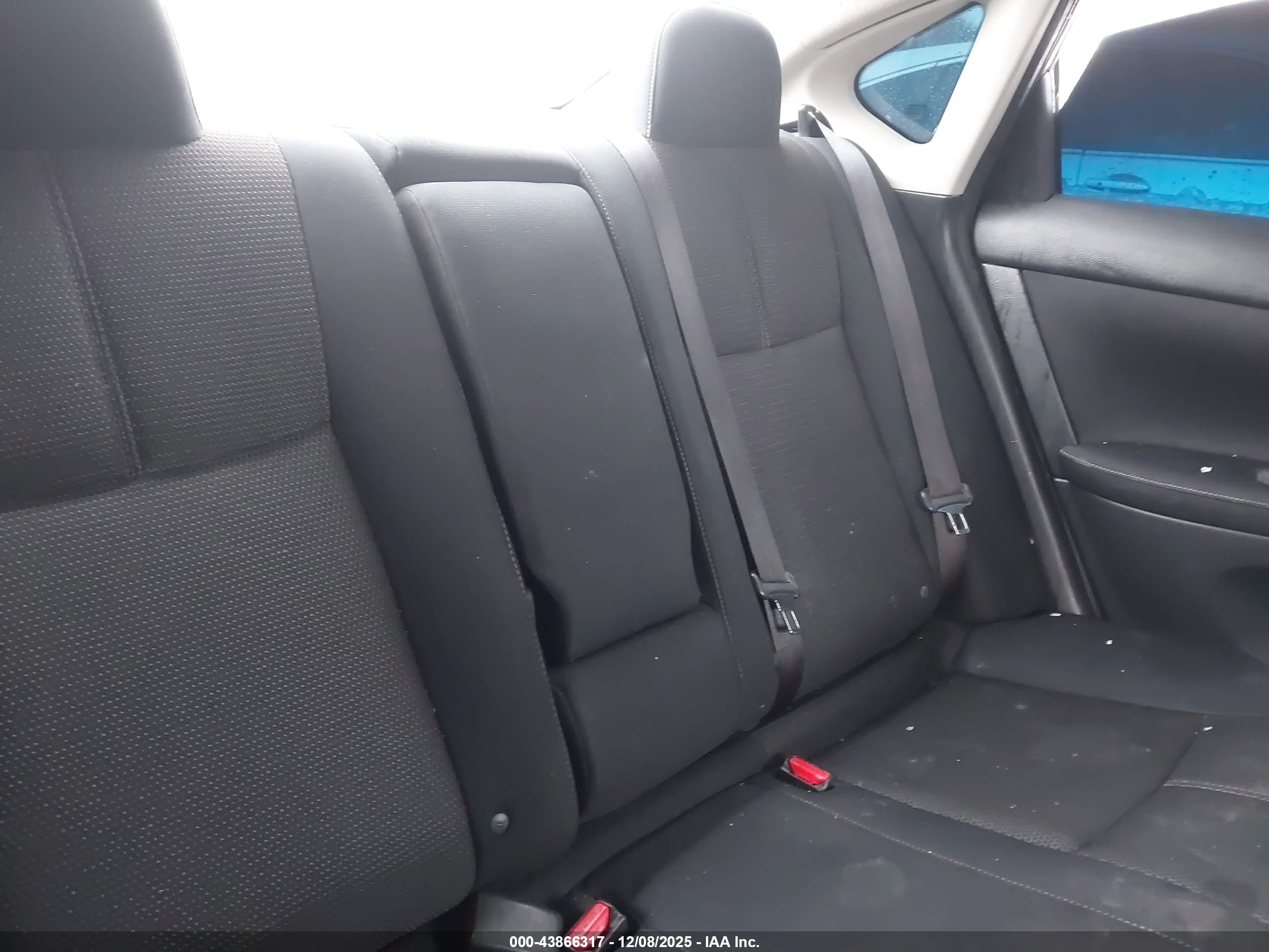 NISSAN SENTRA image 8