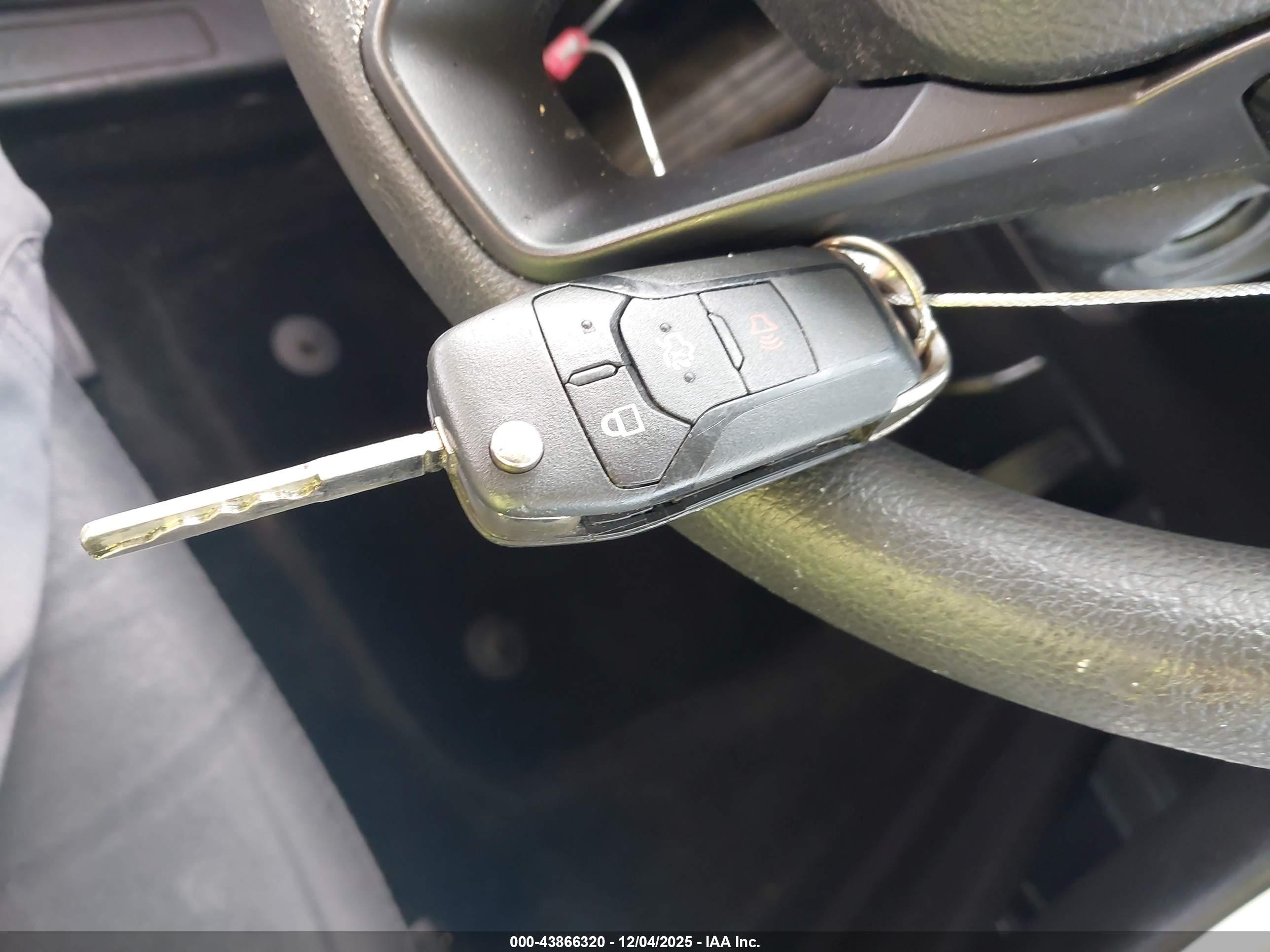 FORD FUSION image 11
