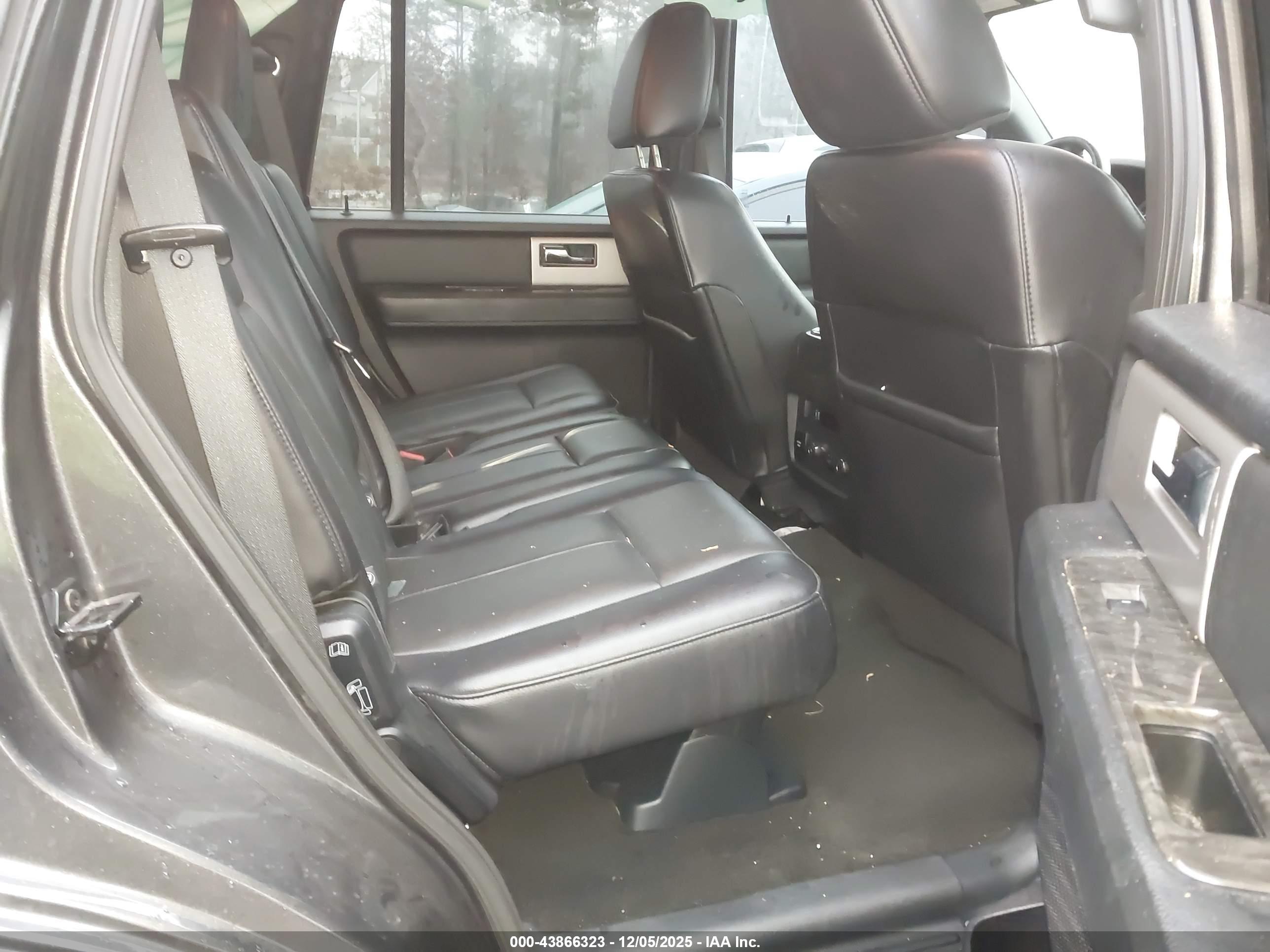 FORD EXPEDITION image 8