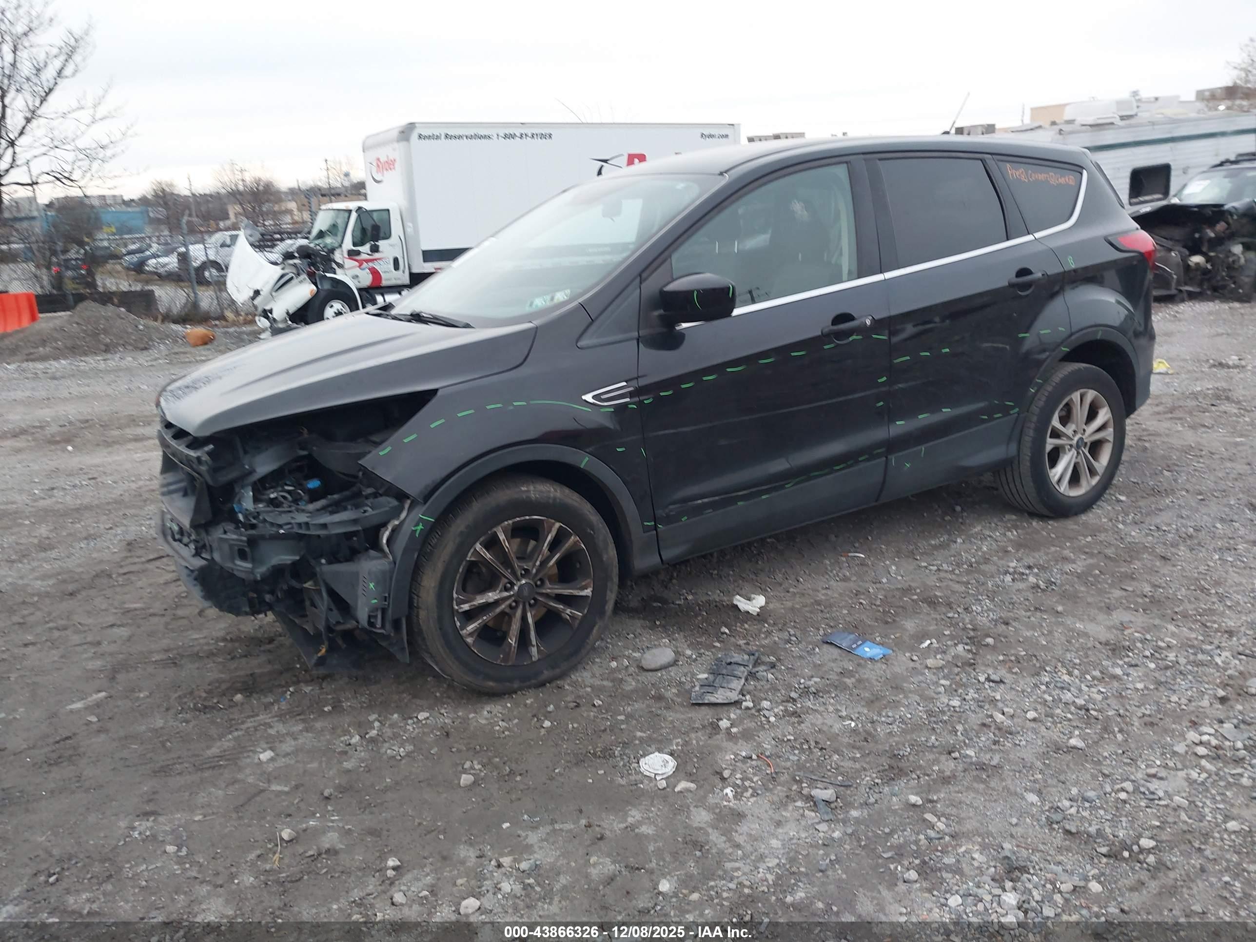 FORD ESCAPE image 2