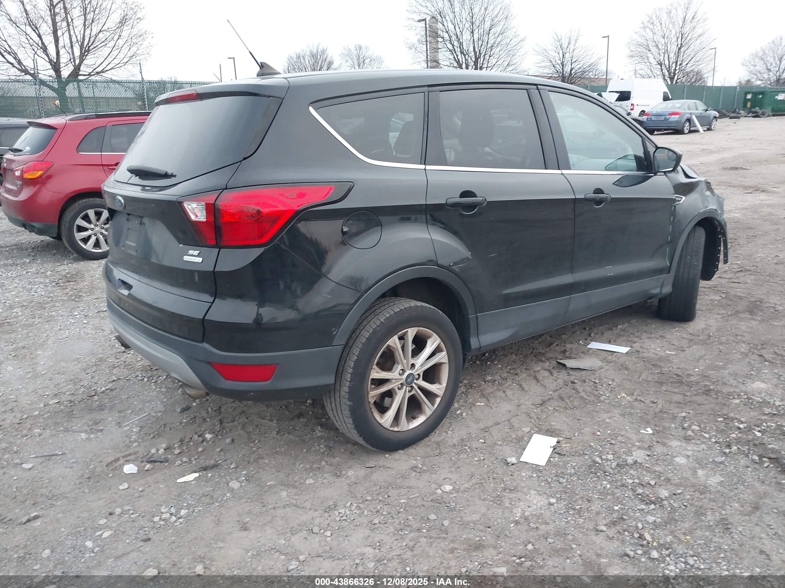 FORD ESCAPE image 4