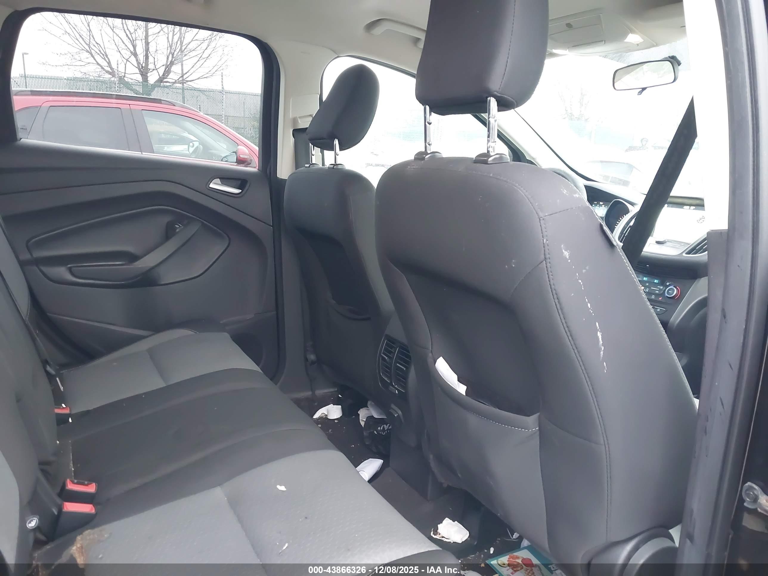 FORD ESCAPE image 8