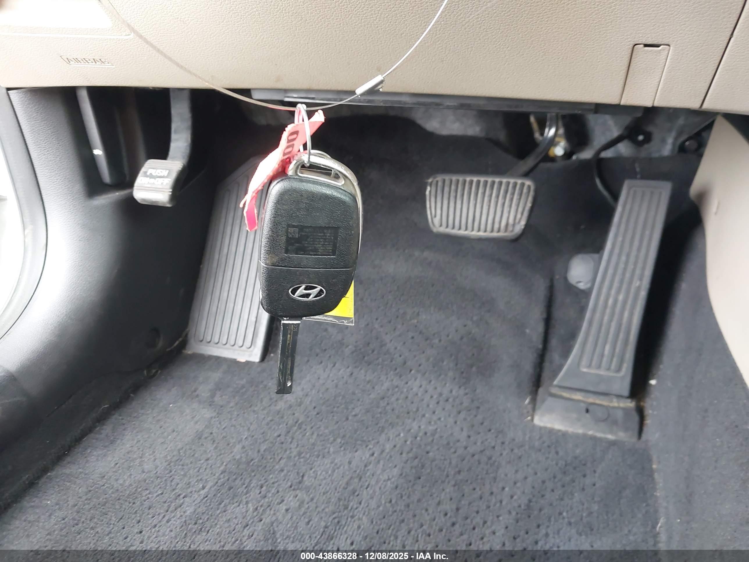 HYUNDAI SONATA image 11