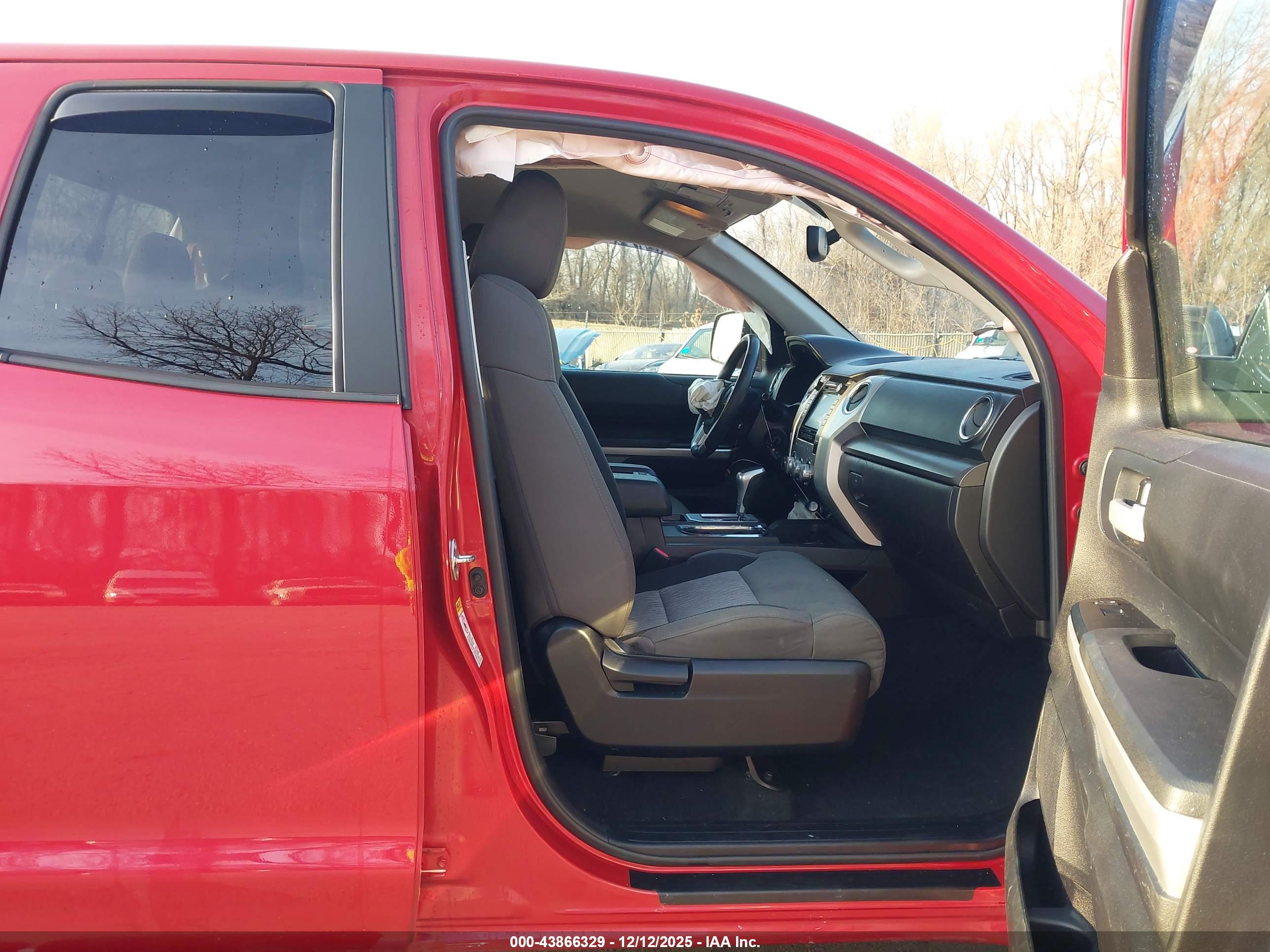 TOYOTA TUNDRA image 5