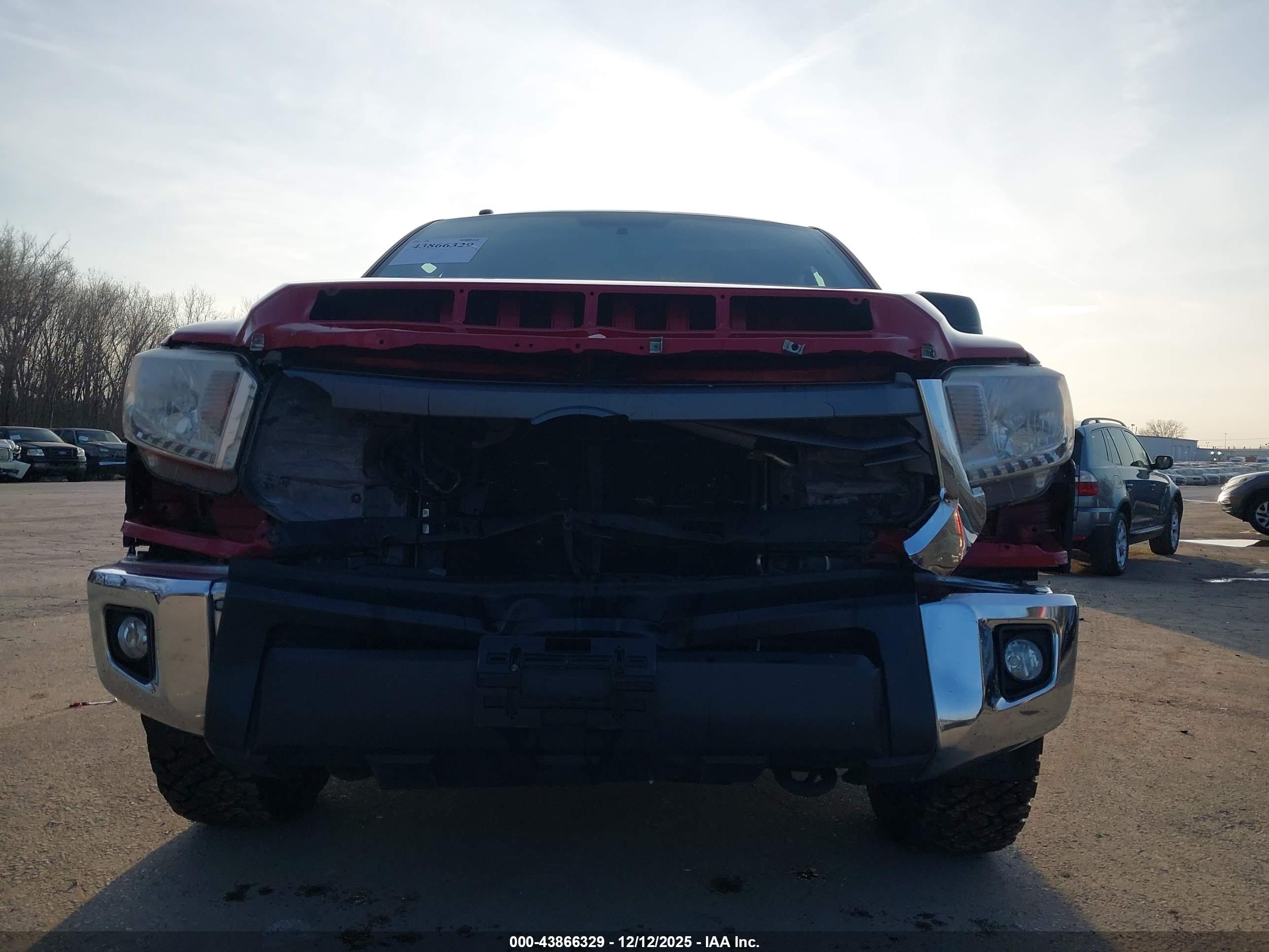 TOYOTA TUNDRA image 6