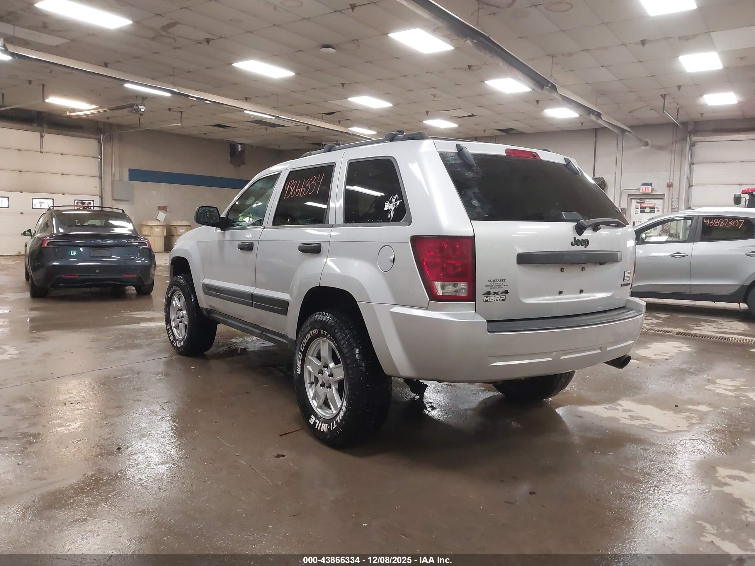 JEEP GRAND image 3
