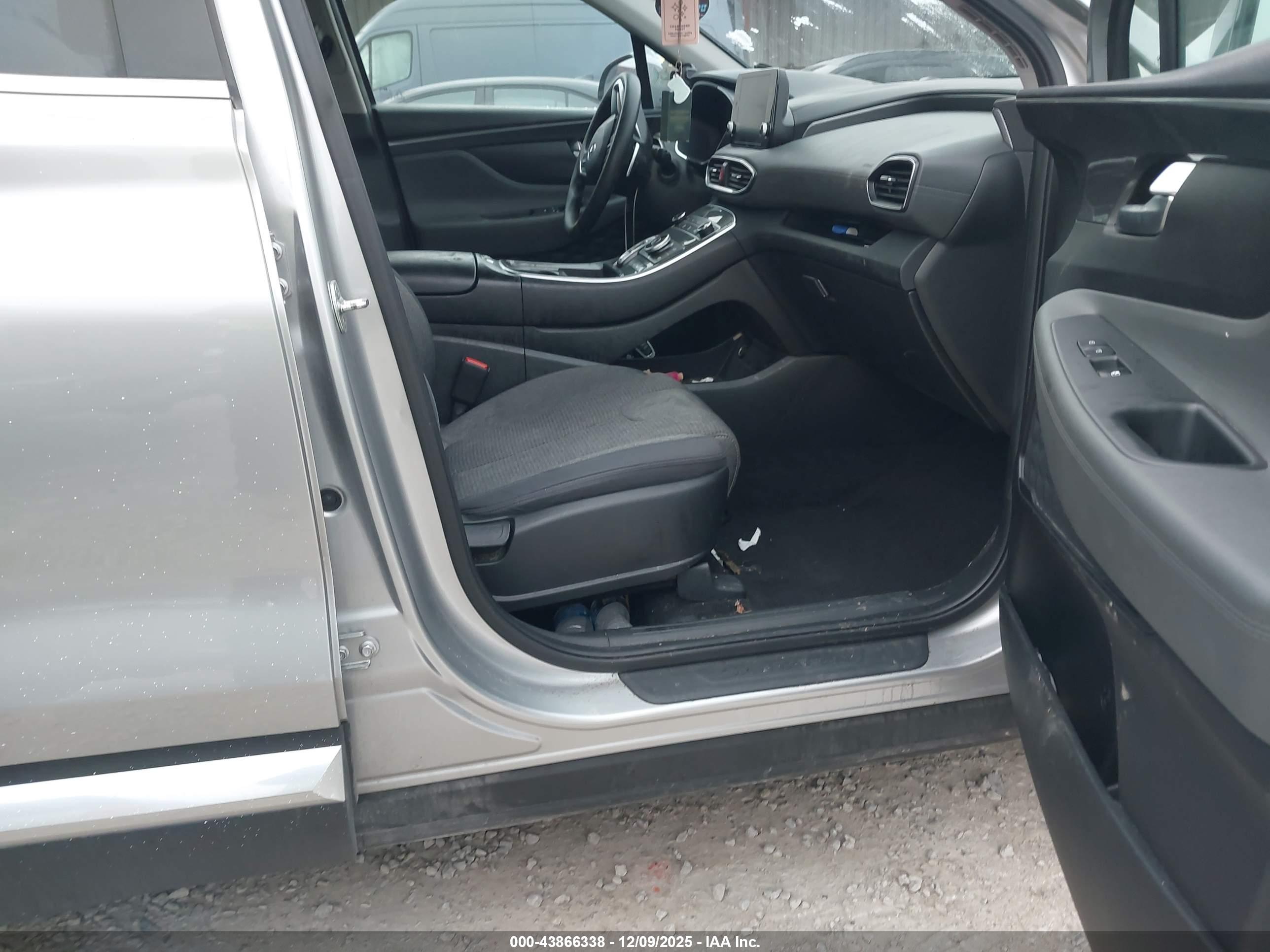 HYUNDAI SANTA image 5