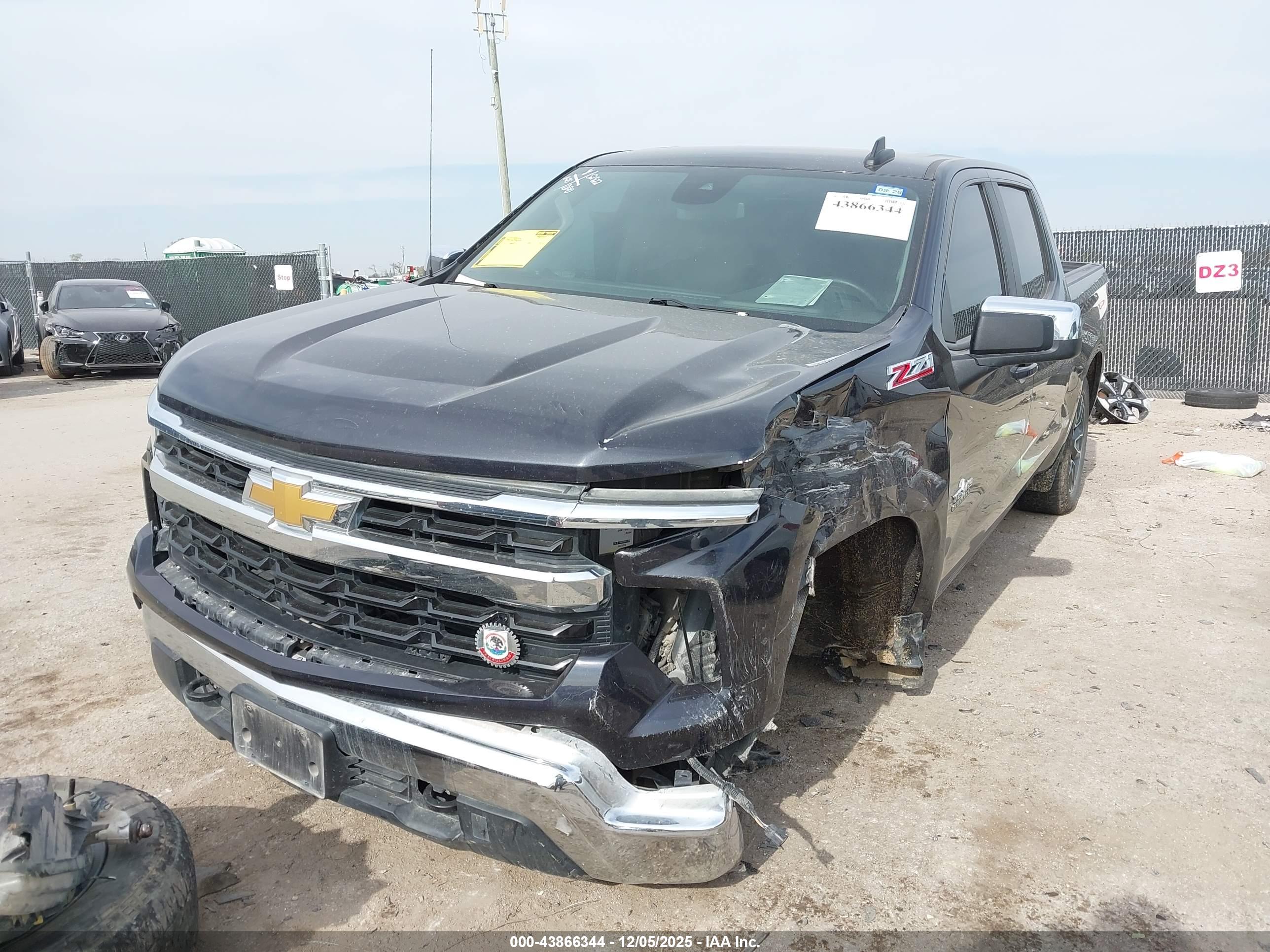 CHEVROLET SILVERADO image 2