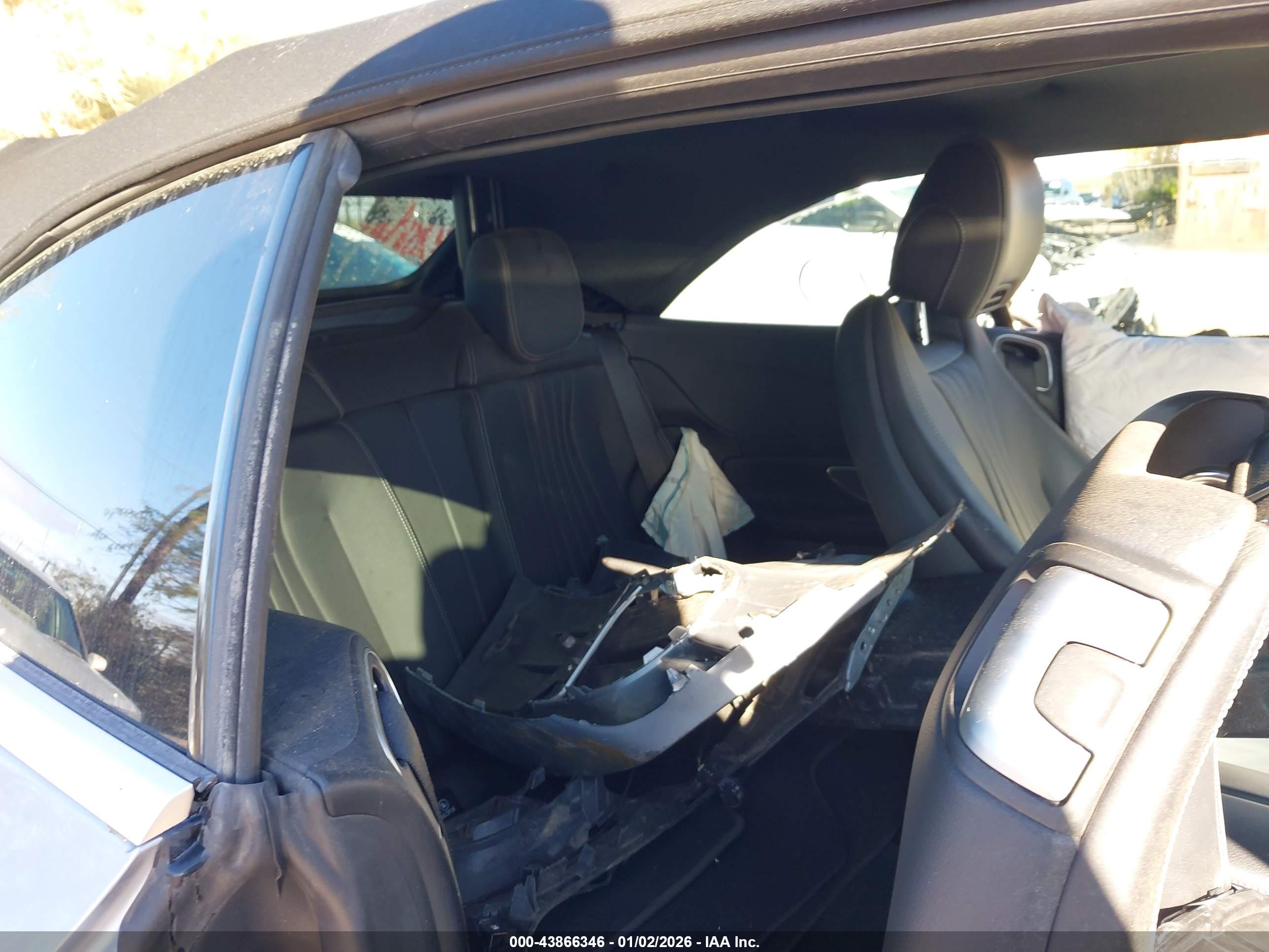 MERCEDES-BENZ E image 8