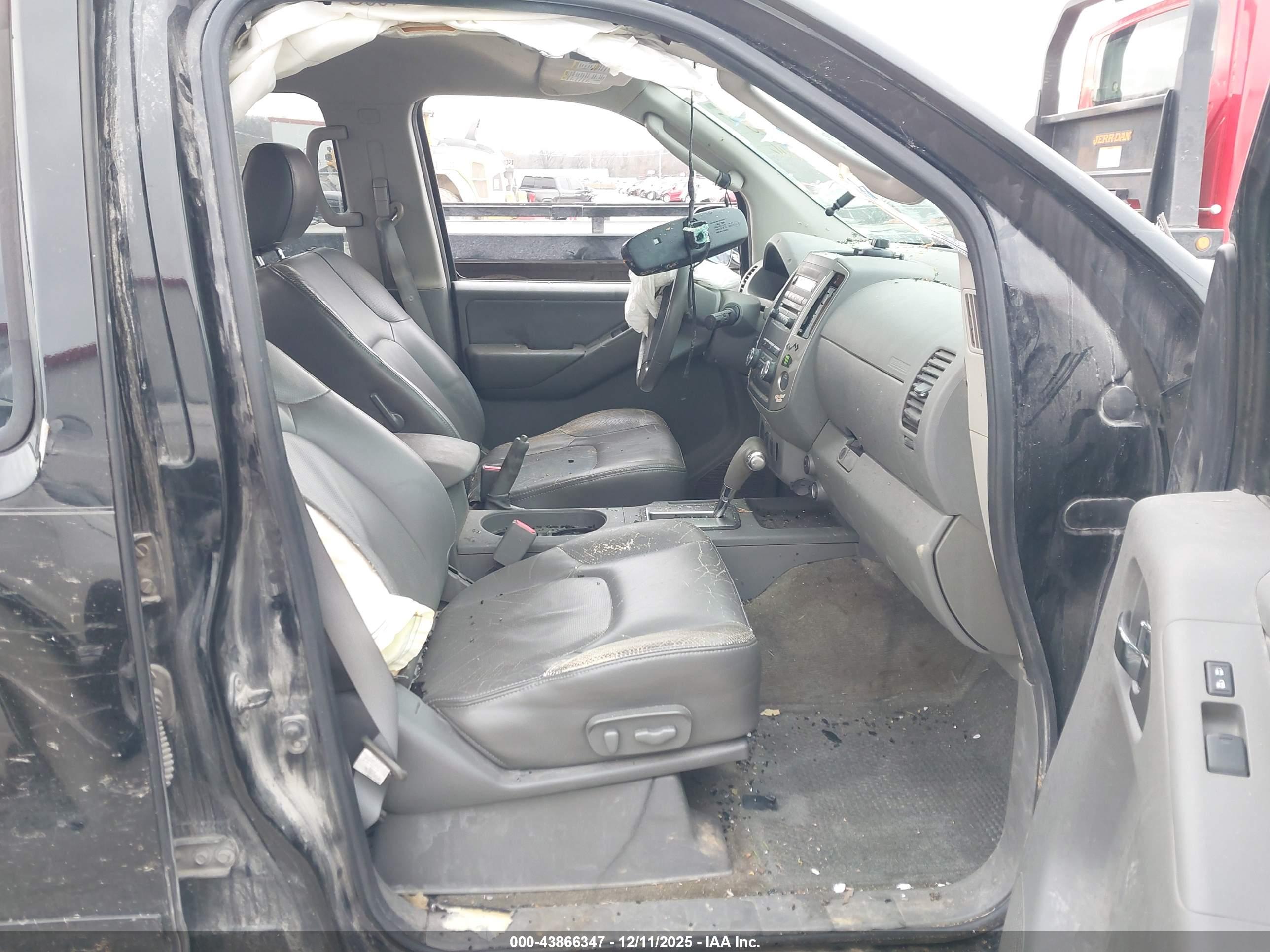 NISSAN FRONTIER image 5