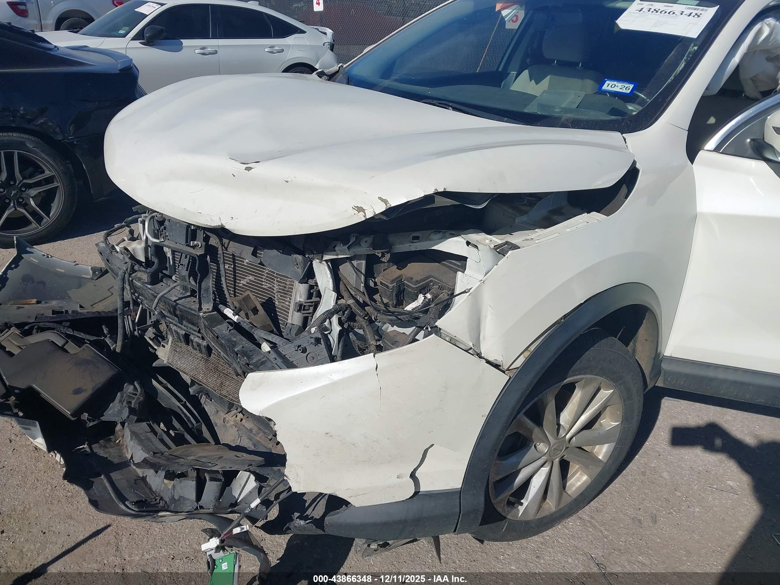 NISSAN ROGUE image 6