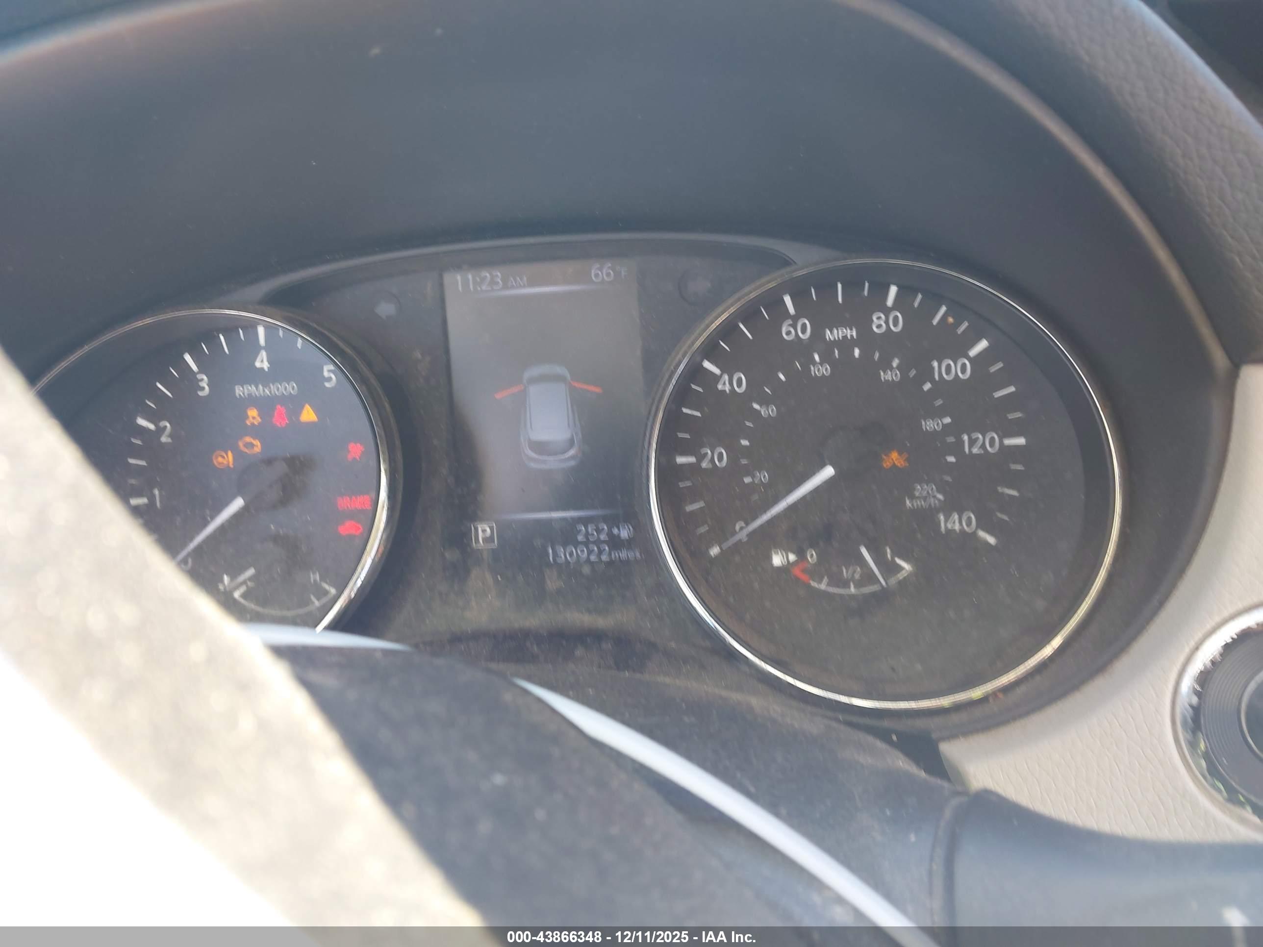 NISSAN ROGUE image 7
