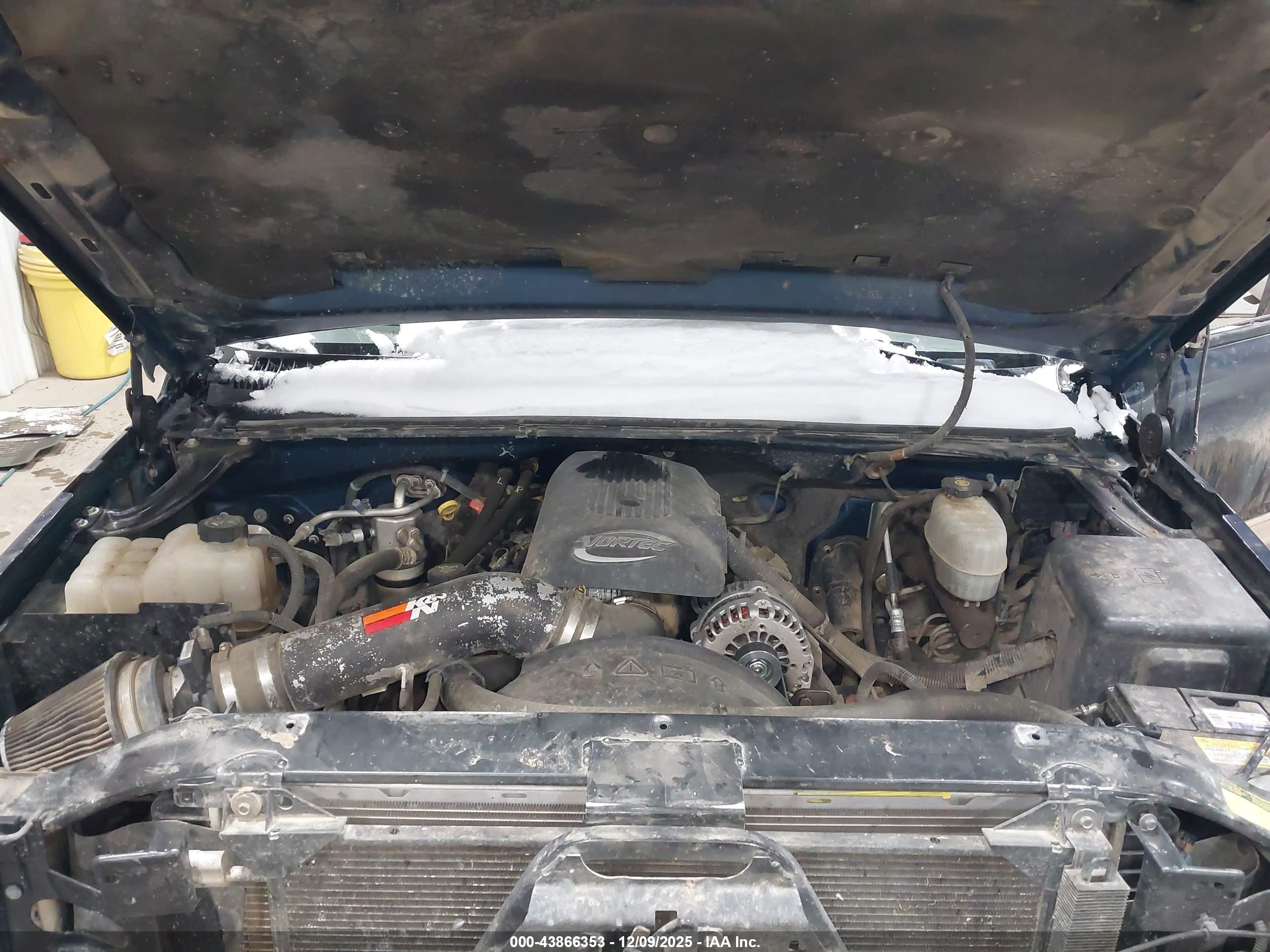 CHEVROLET SILVERADO image 10