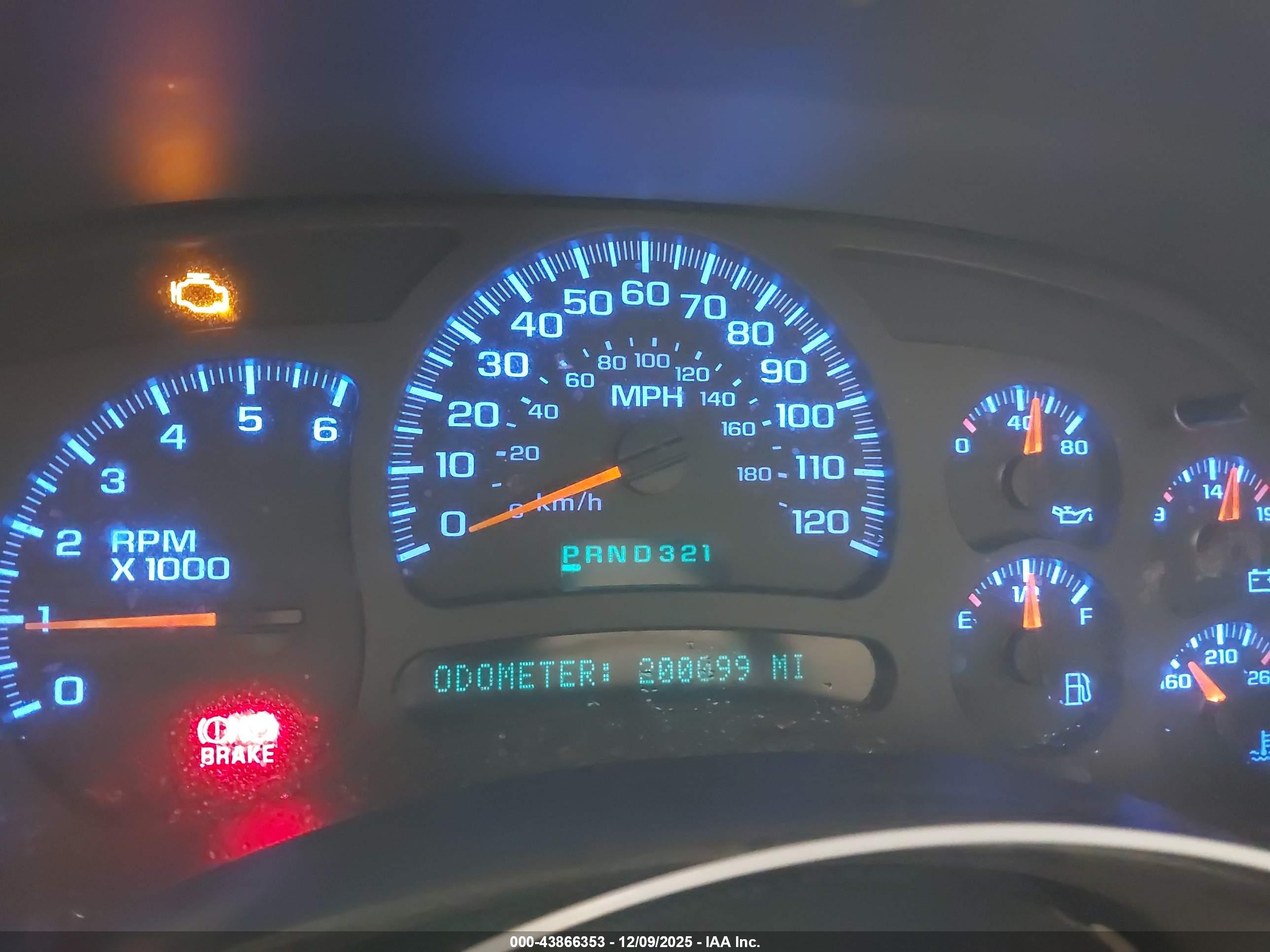 CHEVROLET SILVERADO image 7