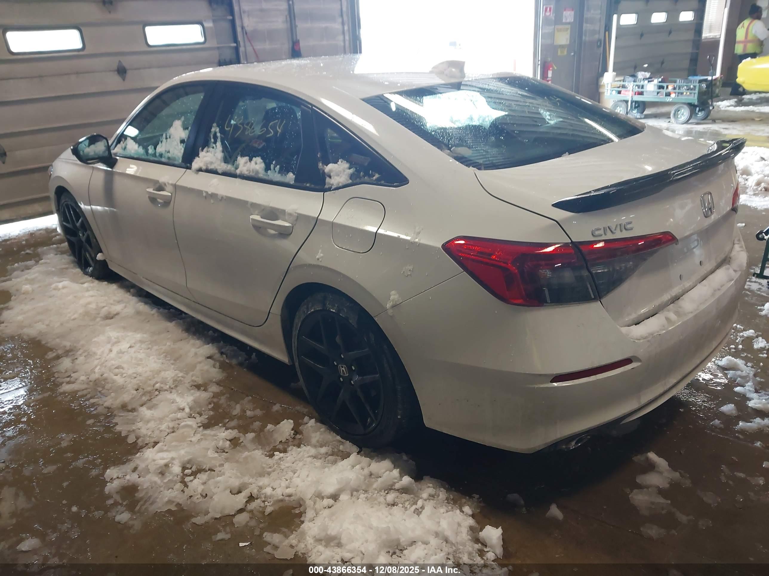 HONDA CIVIC image 3
