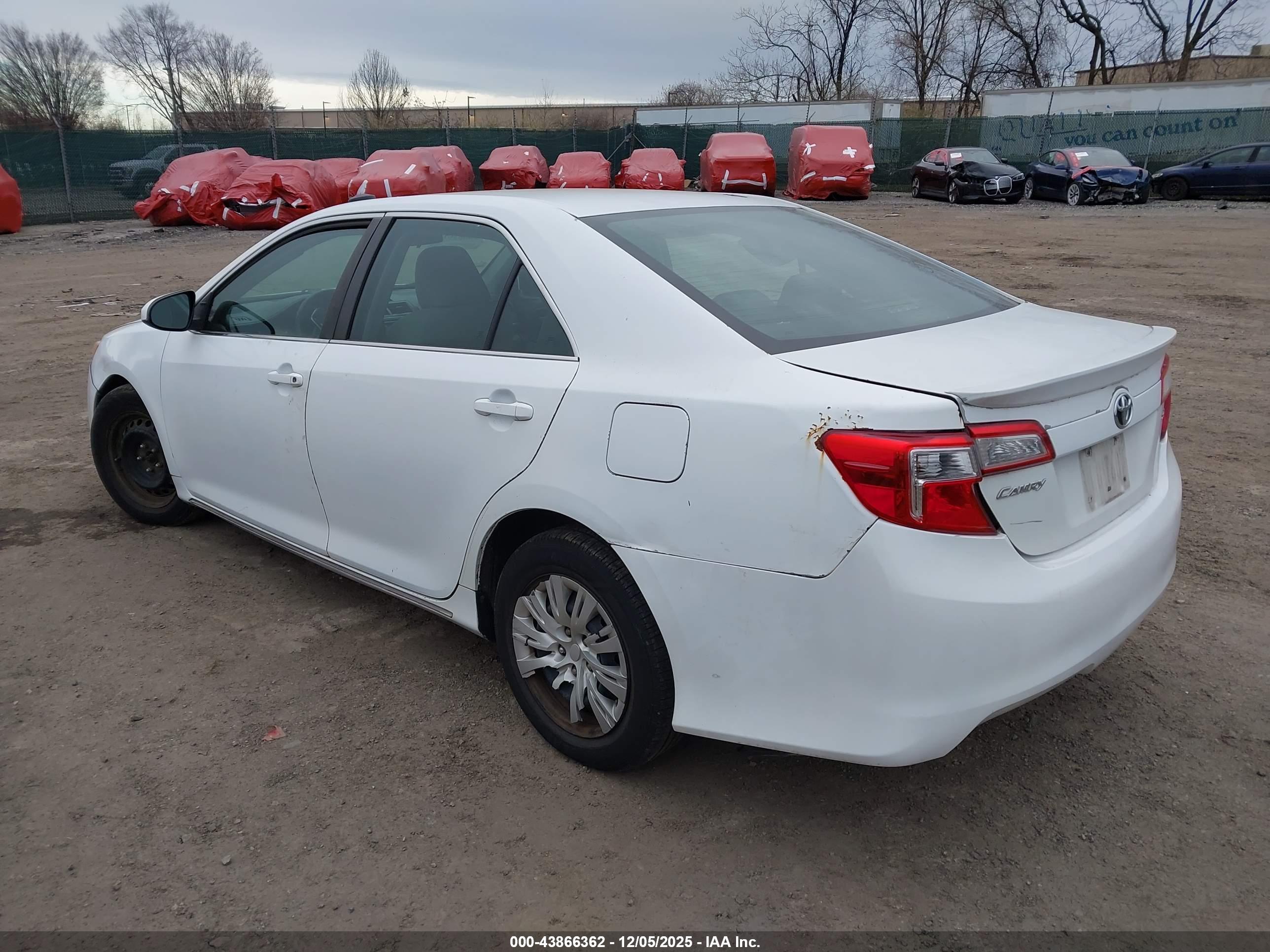 TOYOTA CAMRY image 3