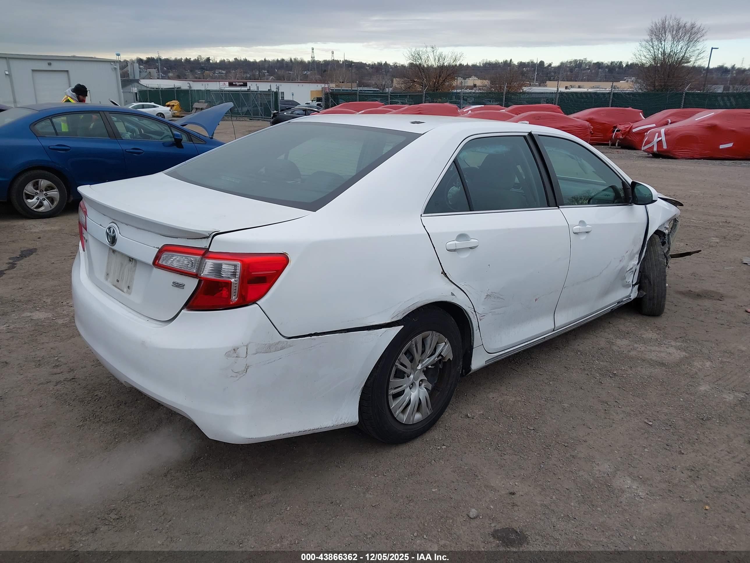 TOYOTA CAMRY image 4