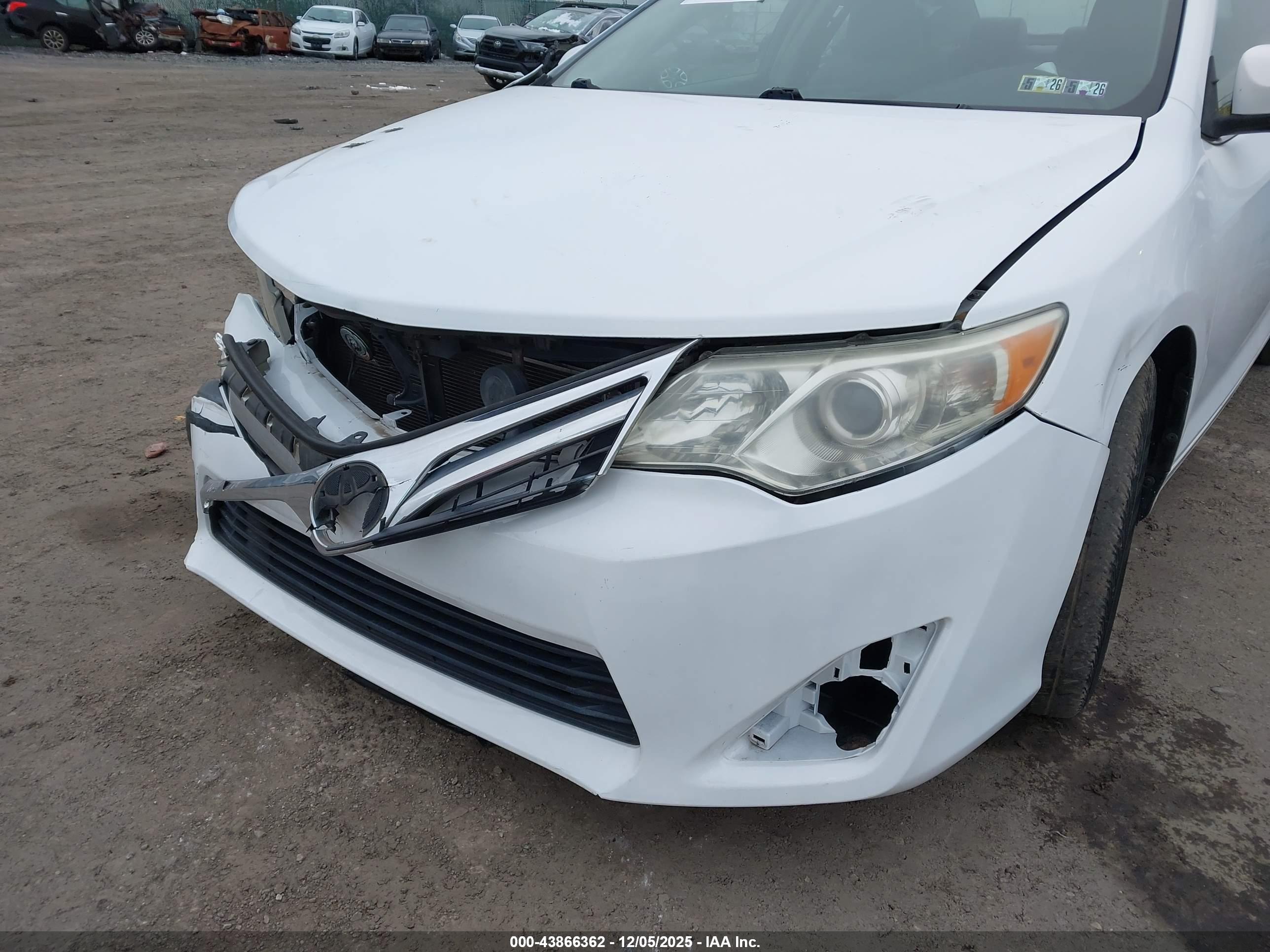 TOYOTA CAMRY image 6