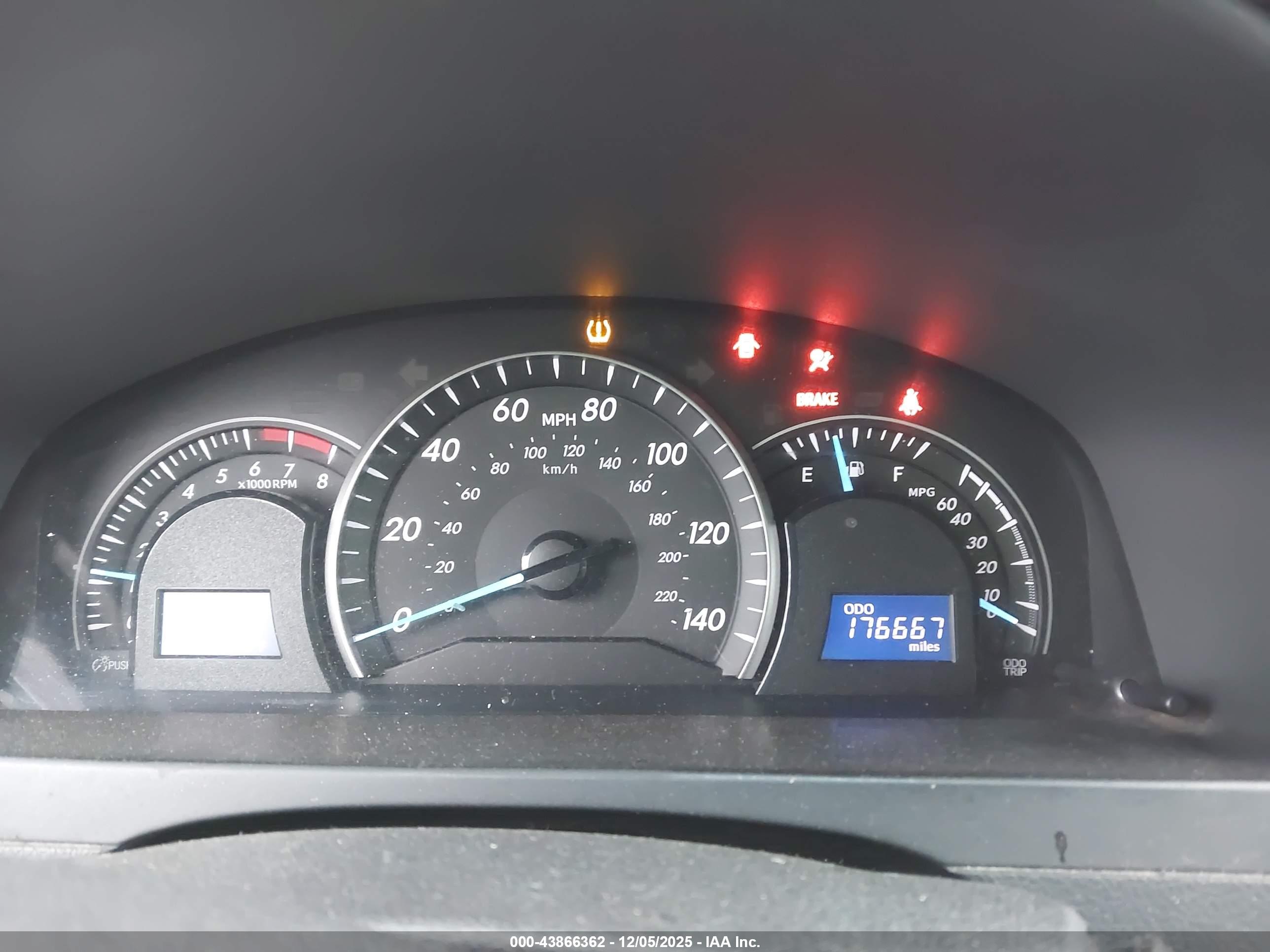 TOYOTA CAMRY image 7