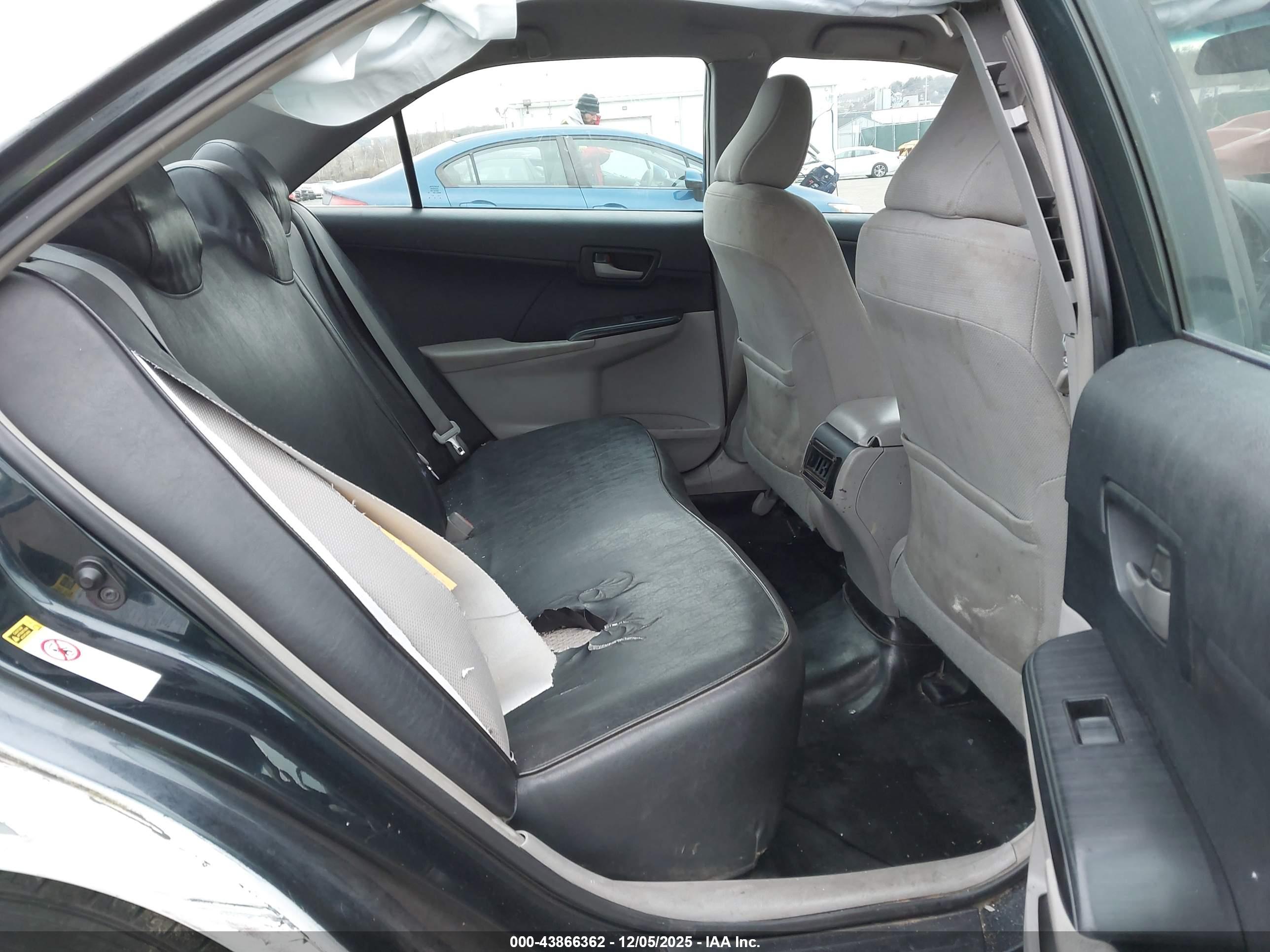TOYOTA CAMRY image 8