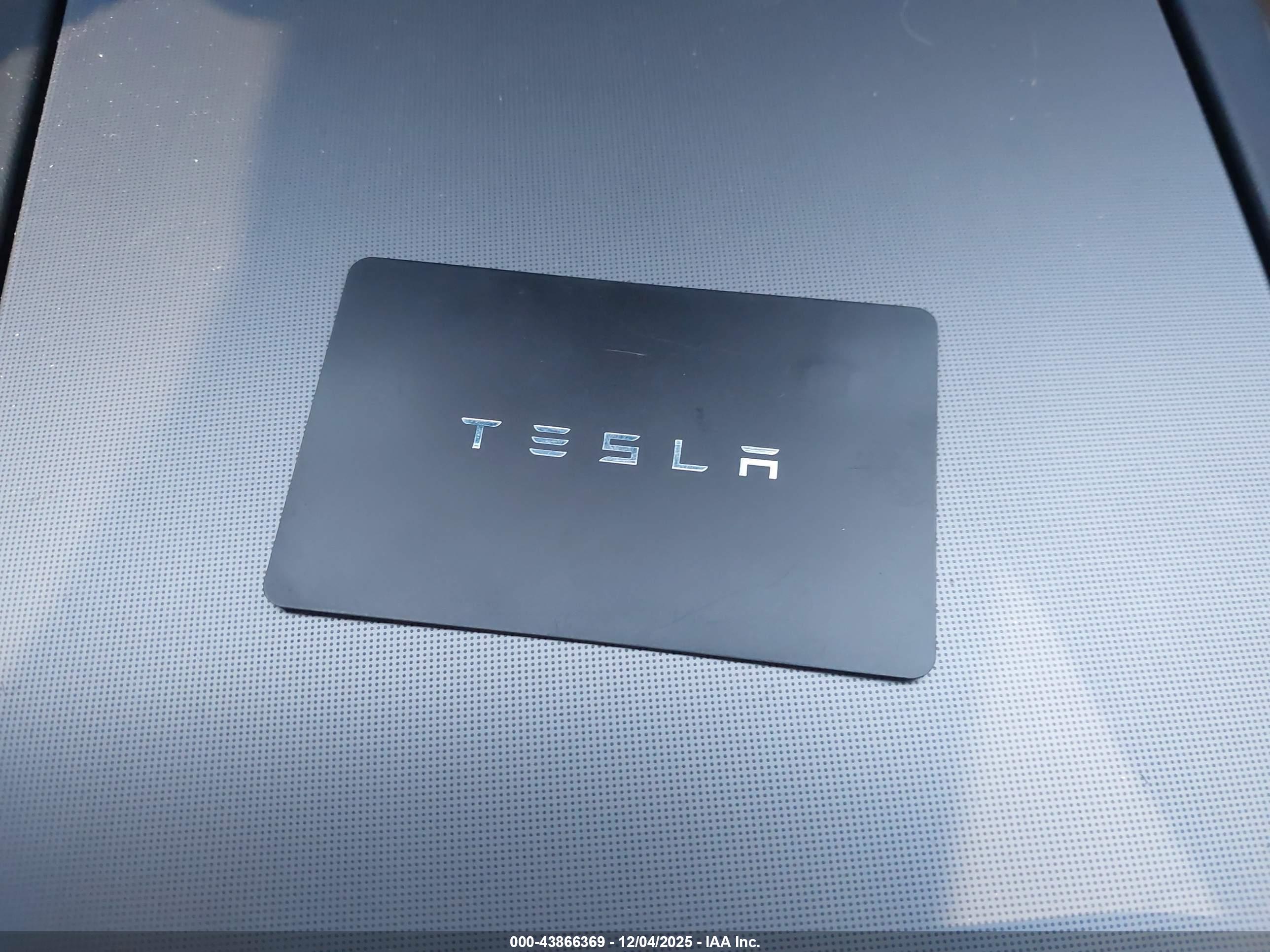 TESLA MODEL image 11
