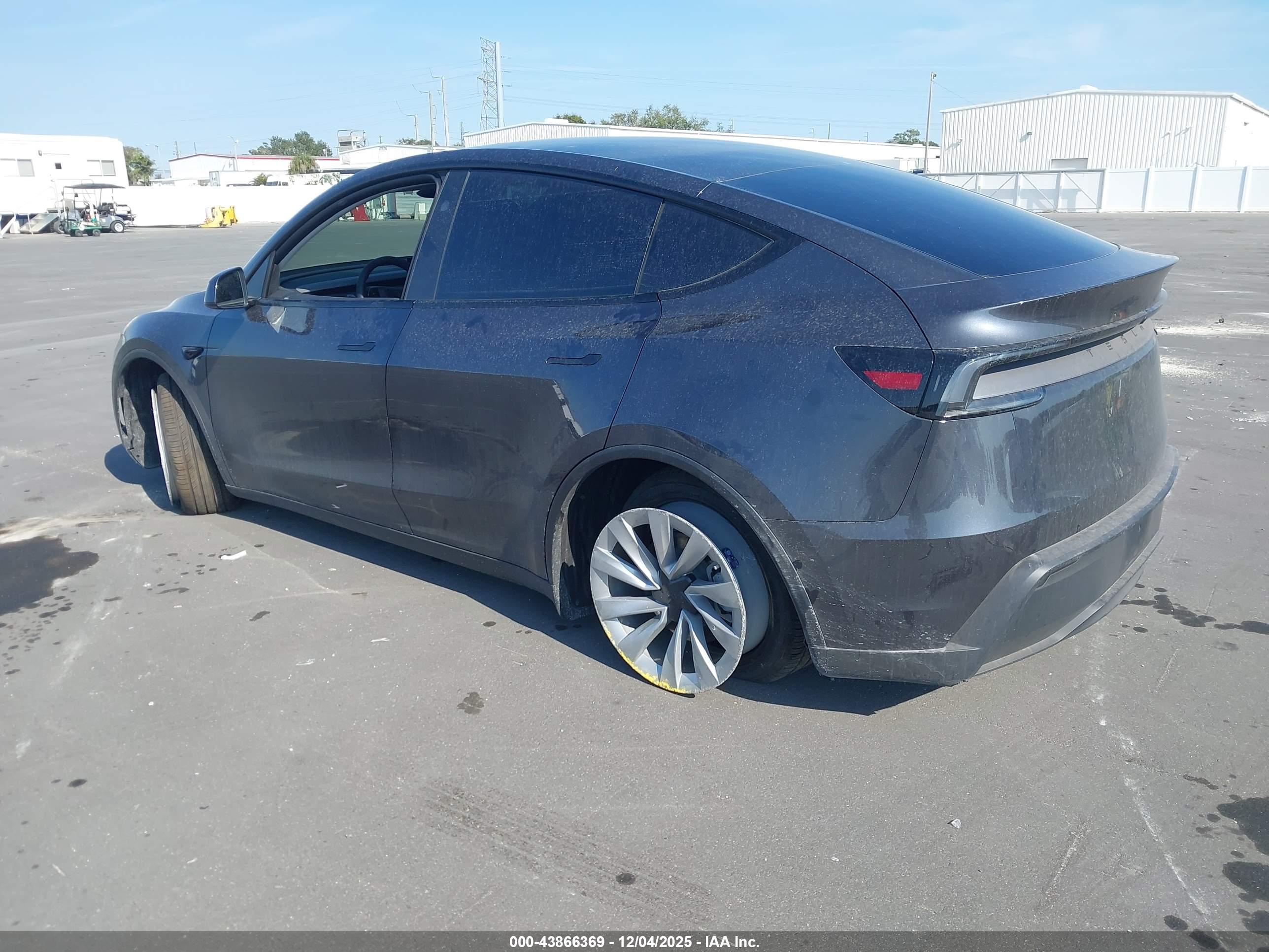 TESLA MODEL image 3
