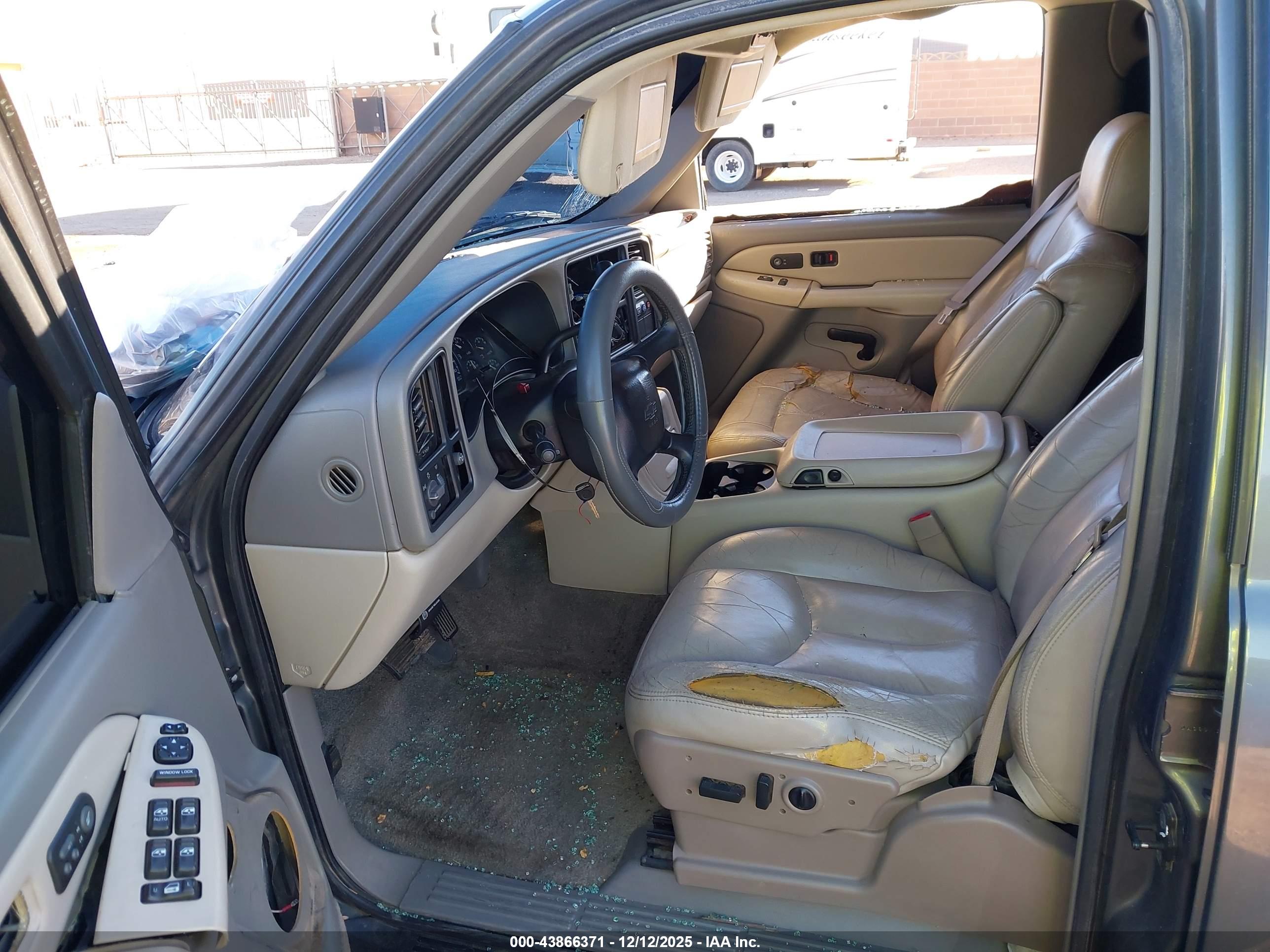 CHEVROLET TAHOE image 5
