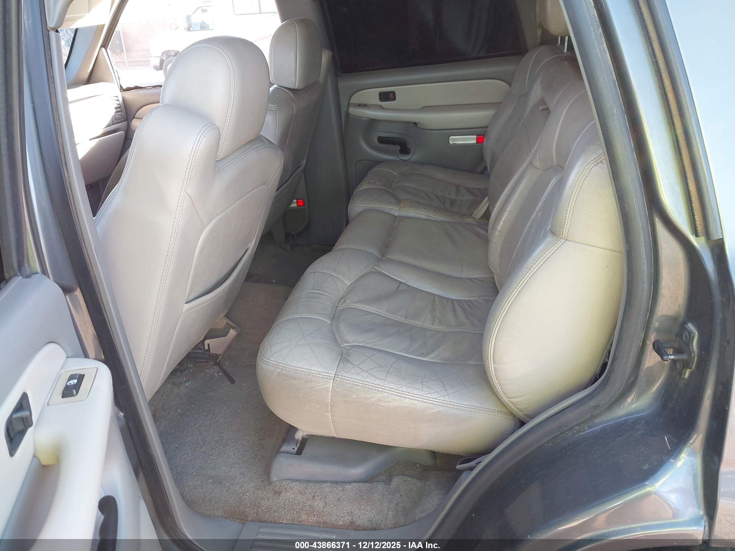 CHEVROLET TAHOE image 8