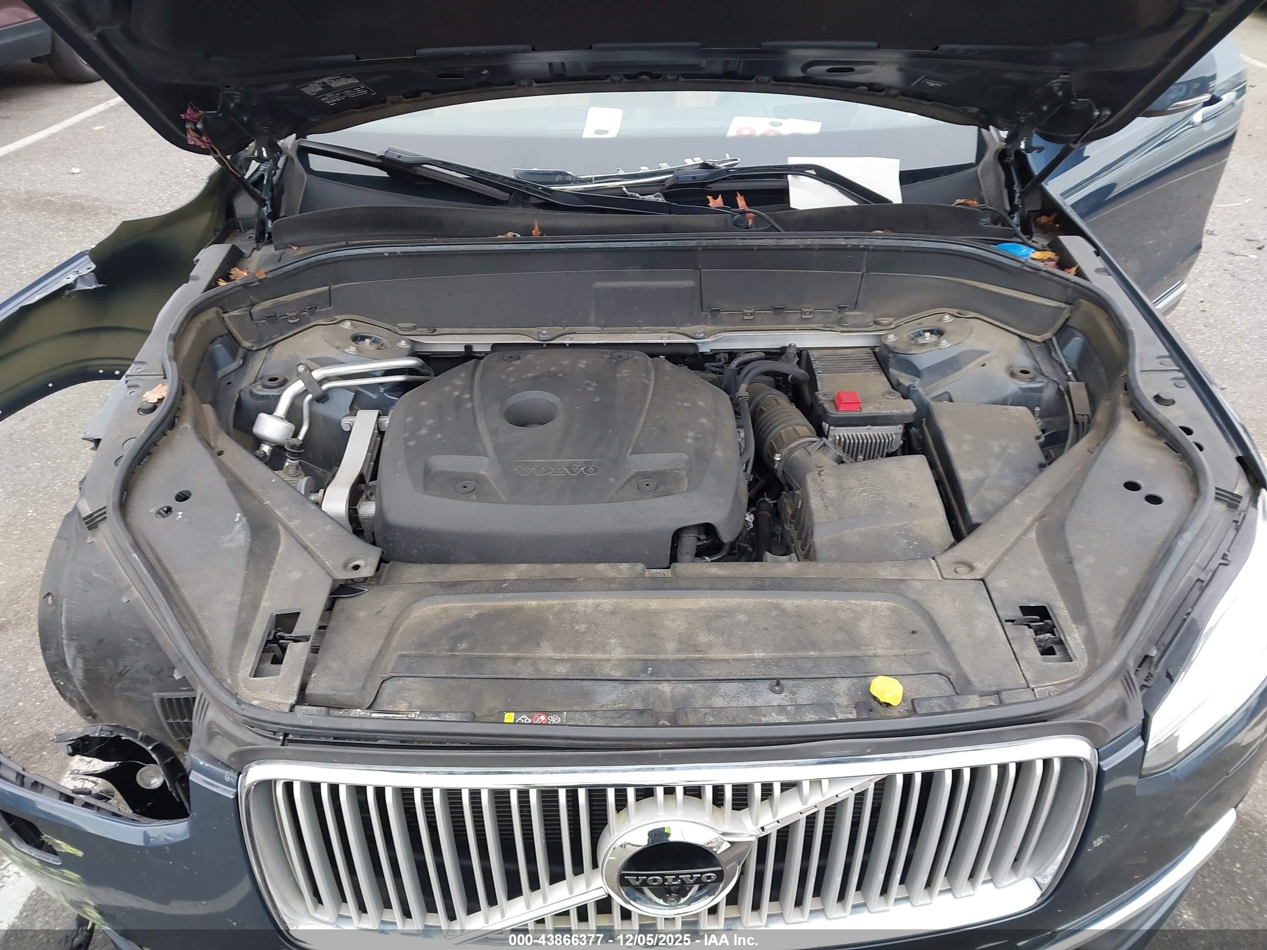 VOLVO XC90 image 10