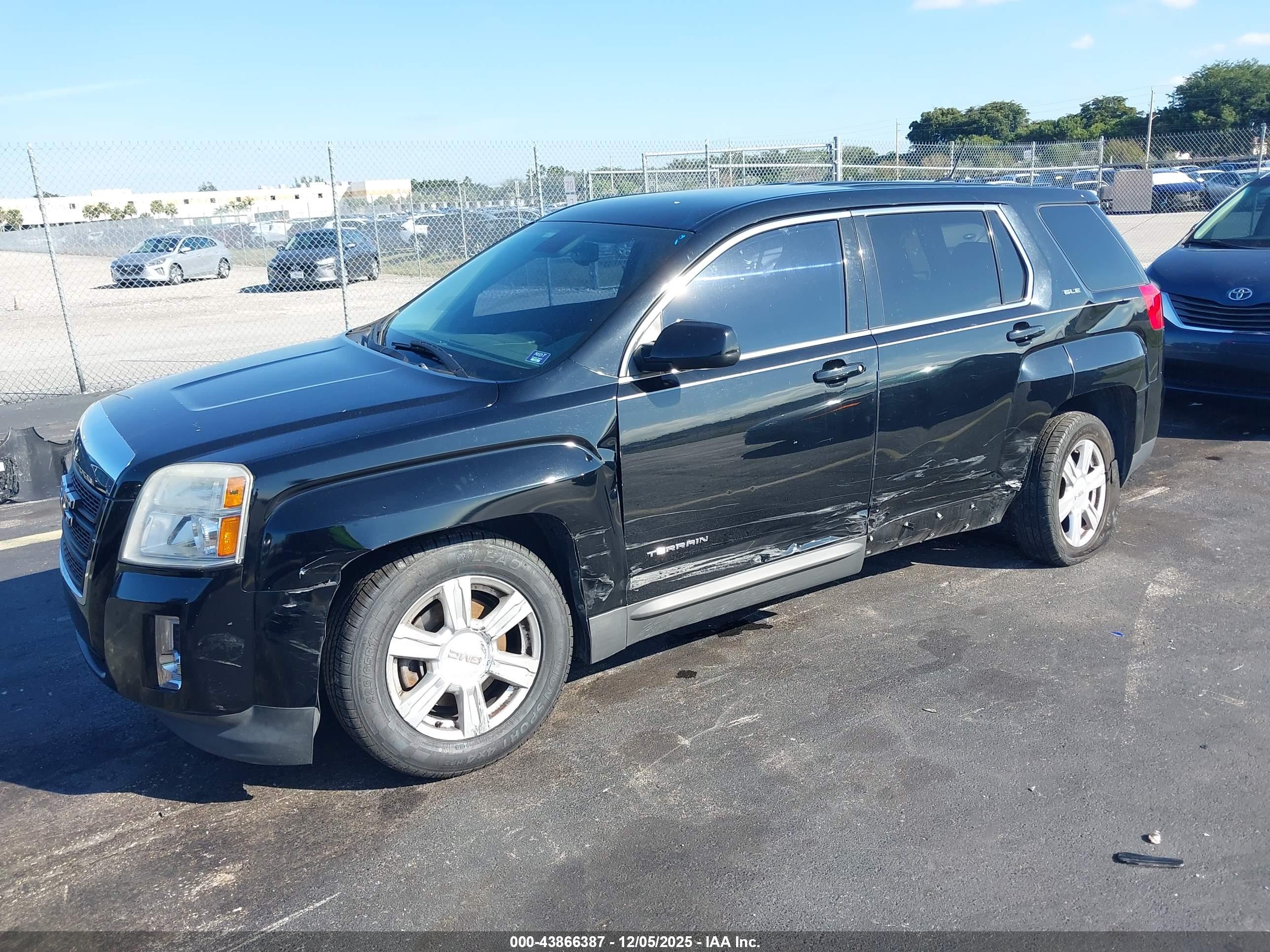 GMC TERRAIN image 2